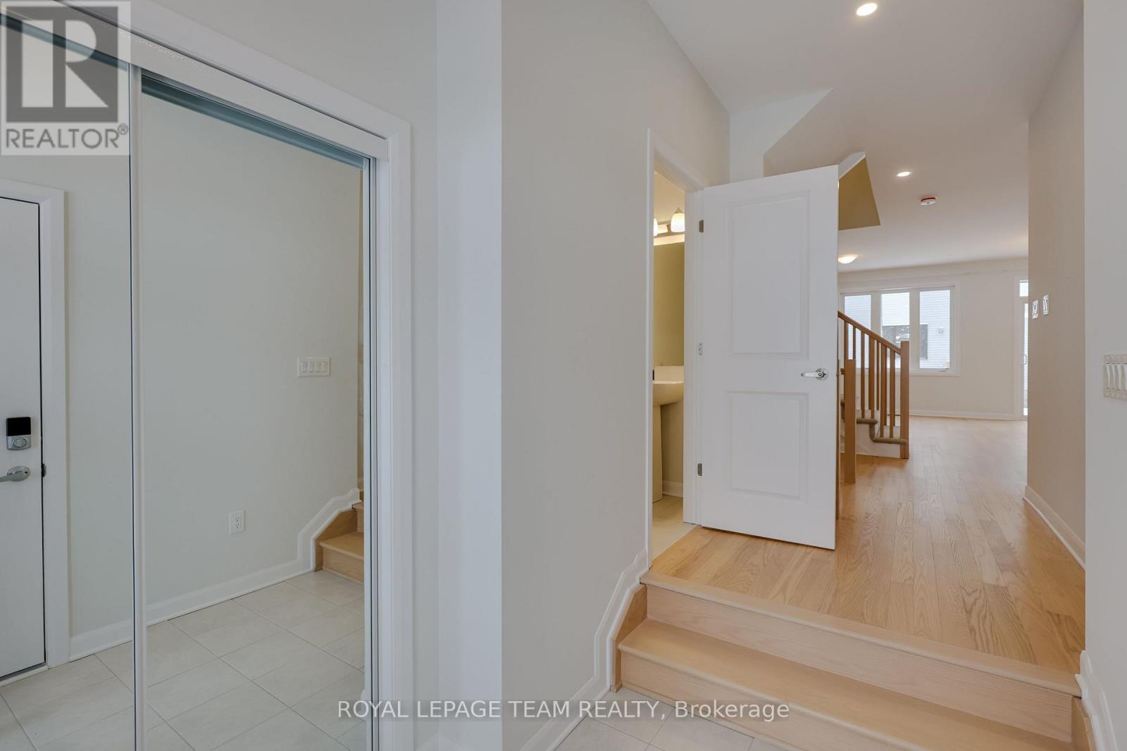 506 Ingenuity Row, Ottawa, Ontario  K2W 0M6 - Photo 3 - X12605366