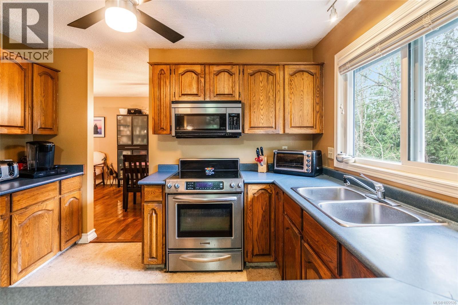 3533 Fairview Dr, Nanaimo, British Columbia  V9T 4R5 - Photo 3 - 1022535