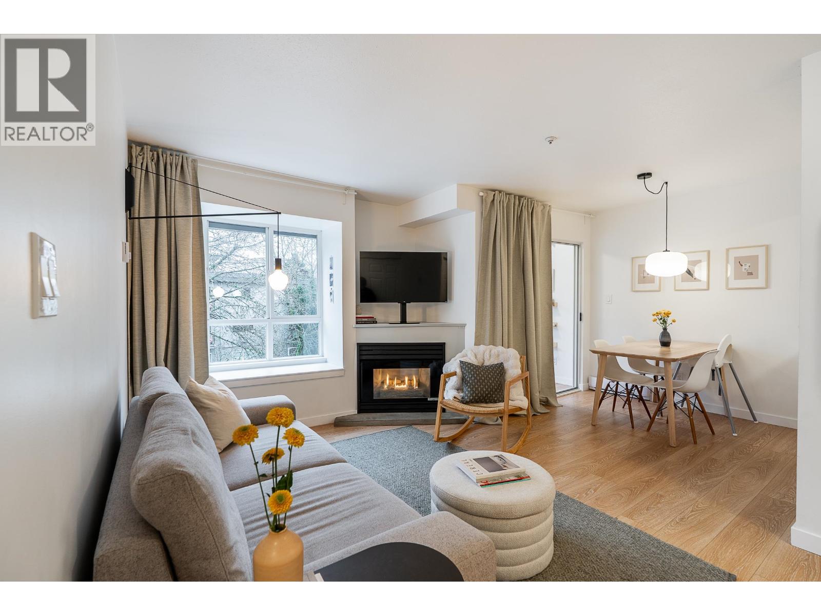 407 3 N Garden Drive, Vancouver, British Columbia  V5L 5C6 - Photo 1 - R3076833