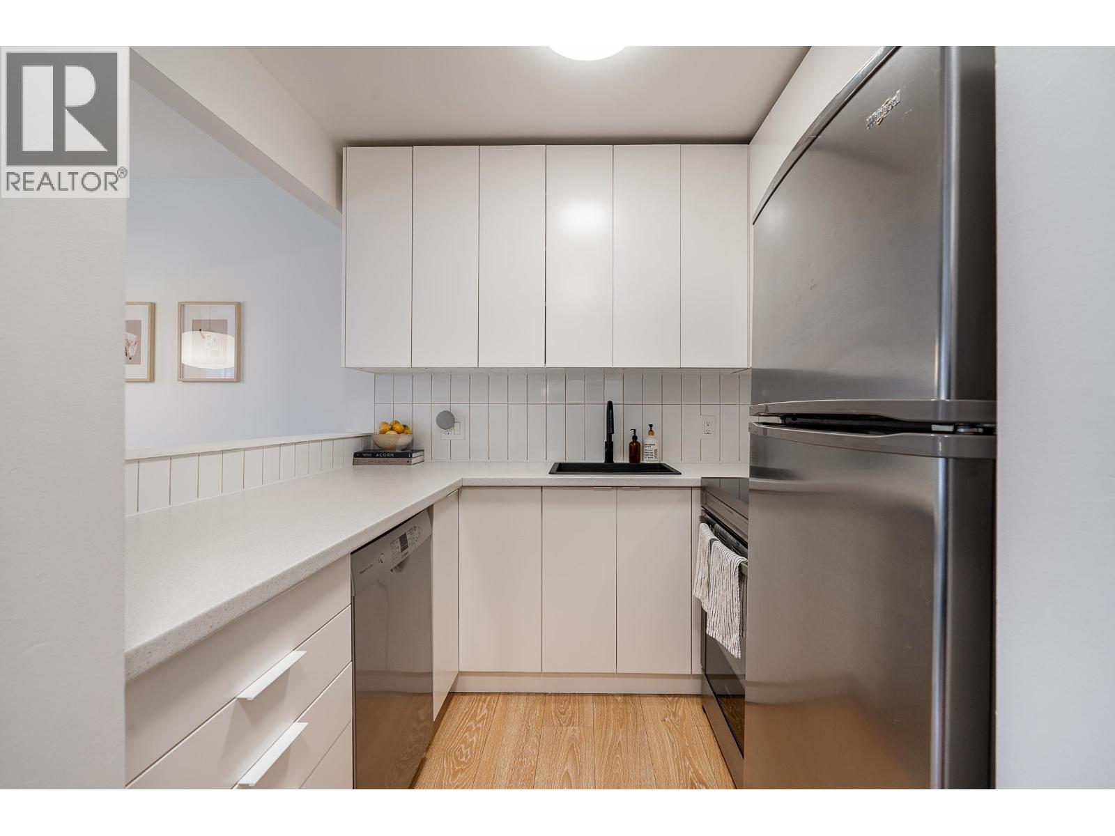 407 3 N Garden Drive, Vancouver, British Columbia  V5L 5C6 - Photo 6 - R3076833