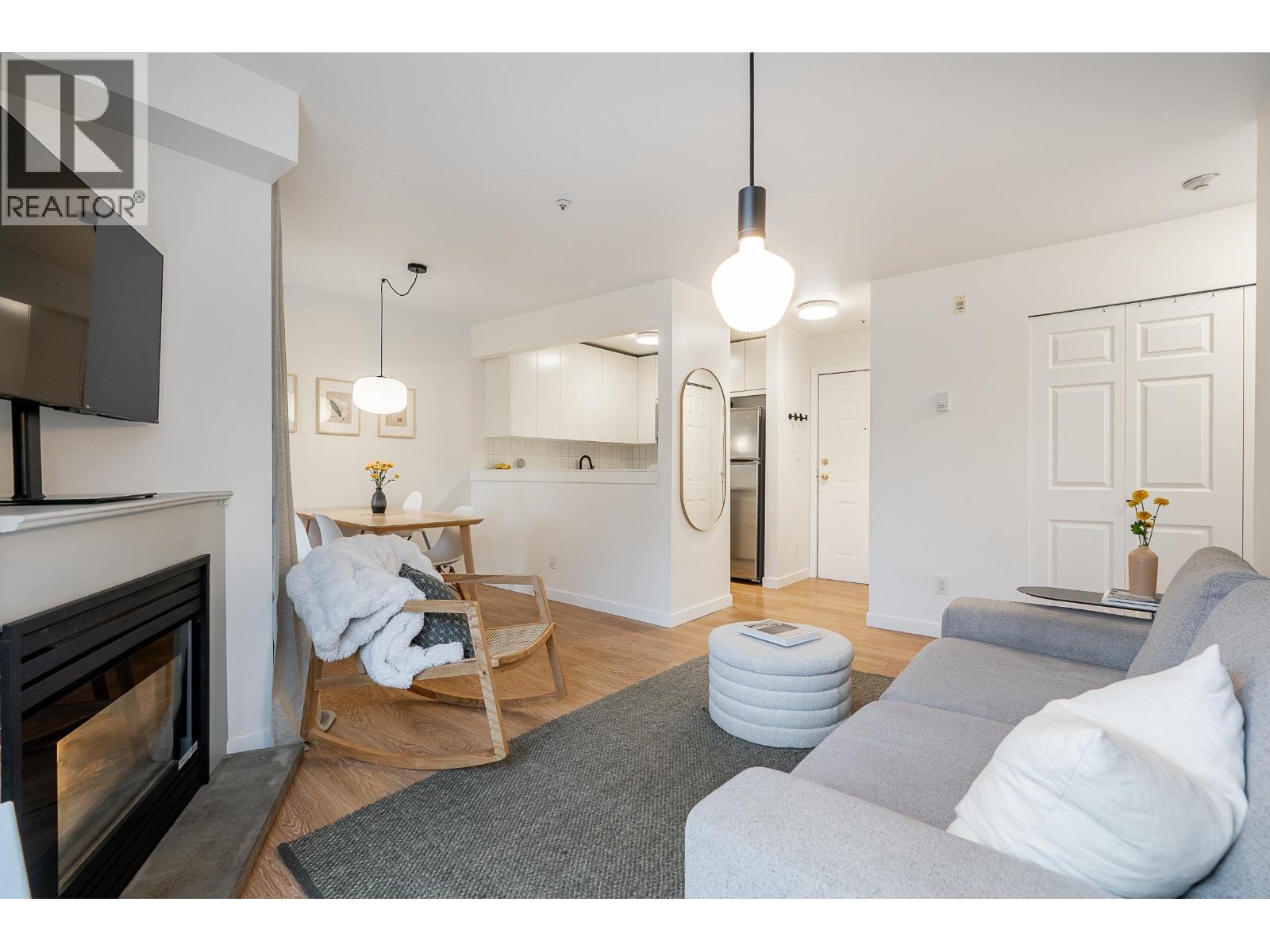 407 3 N Garden Drive, Vancouver, British Columbia  V5L 5C6 - Photo 3 - R3076833