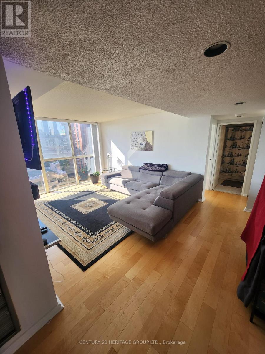 1010 - 15 Maitland Place, Toronto, Ontario  M4Y 2X3 - Photo 11 - C12673650