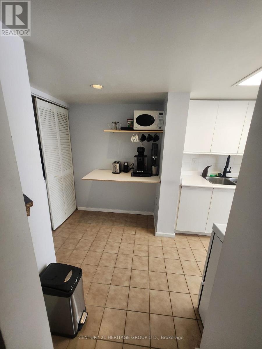 1010 - 15 Maitland Place, Toronto, Ontario  M4Y 2X3 - Photo 15 - C12673650