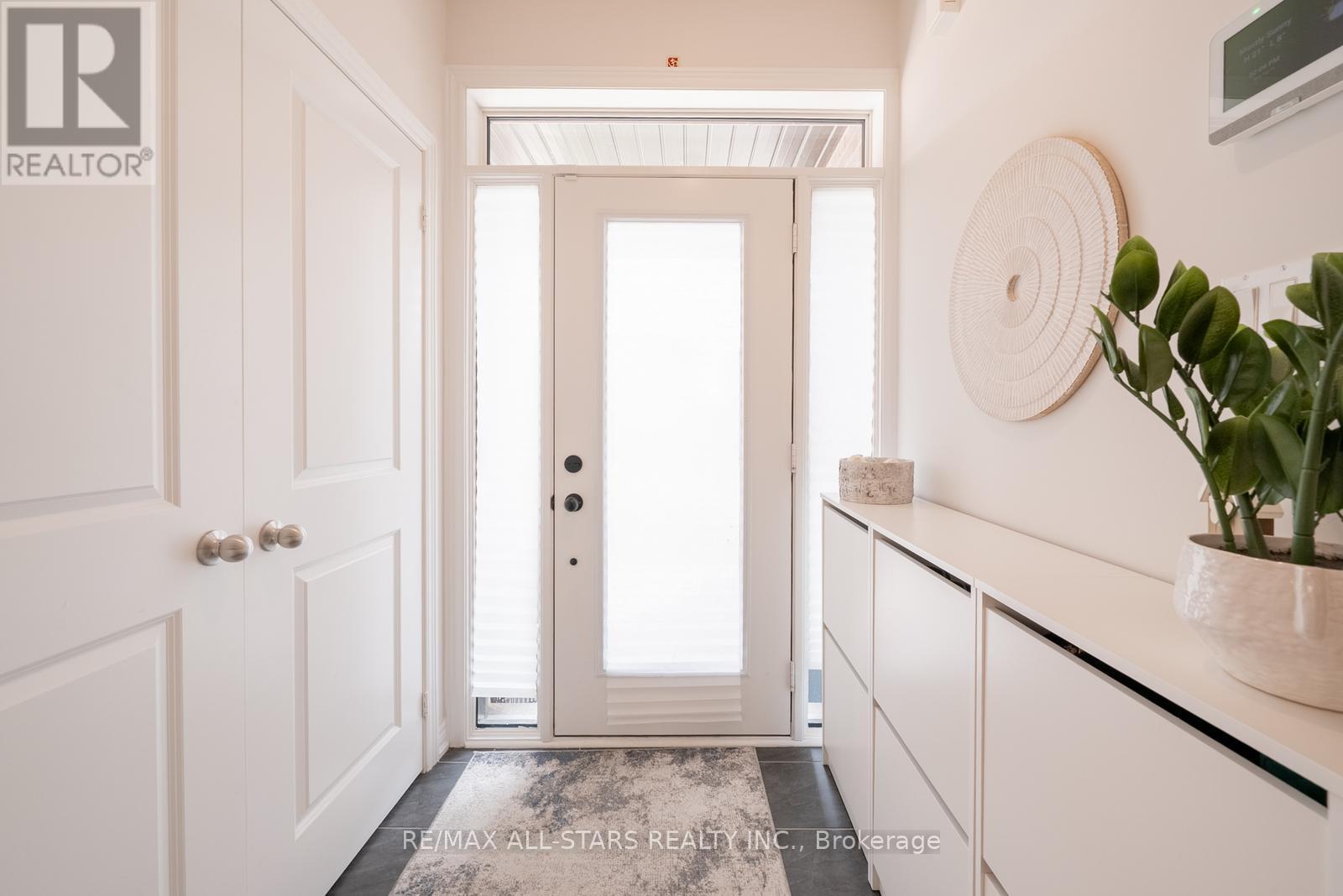 197 Boundary Boulevard, Whitchurch-Stouffville, Ontario  L4A 4W3 - Photo 8 - N12673554