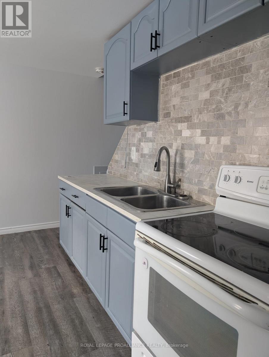 18 Jones Street, Belleville, Ontario  K8N 4T6 - Photo 11 - X12672084