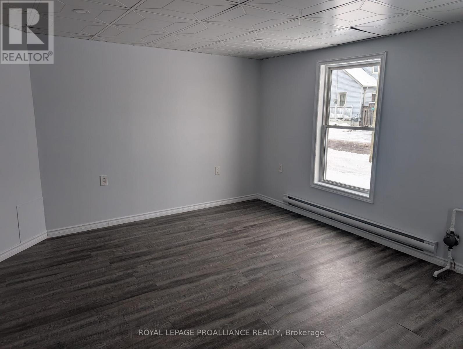 18 Jones Street, Belleville, Ontario  K8N 4T6 - Photo 14 - X12672084