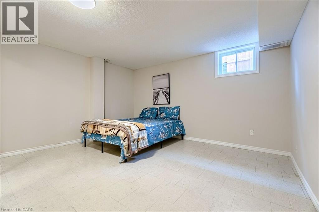 16 Vogue Court, Stoney Creek, Ontario  L8E 4T3 - Photo 6 - 40796896