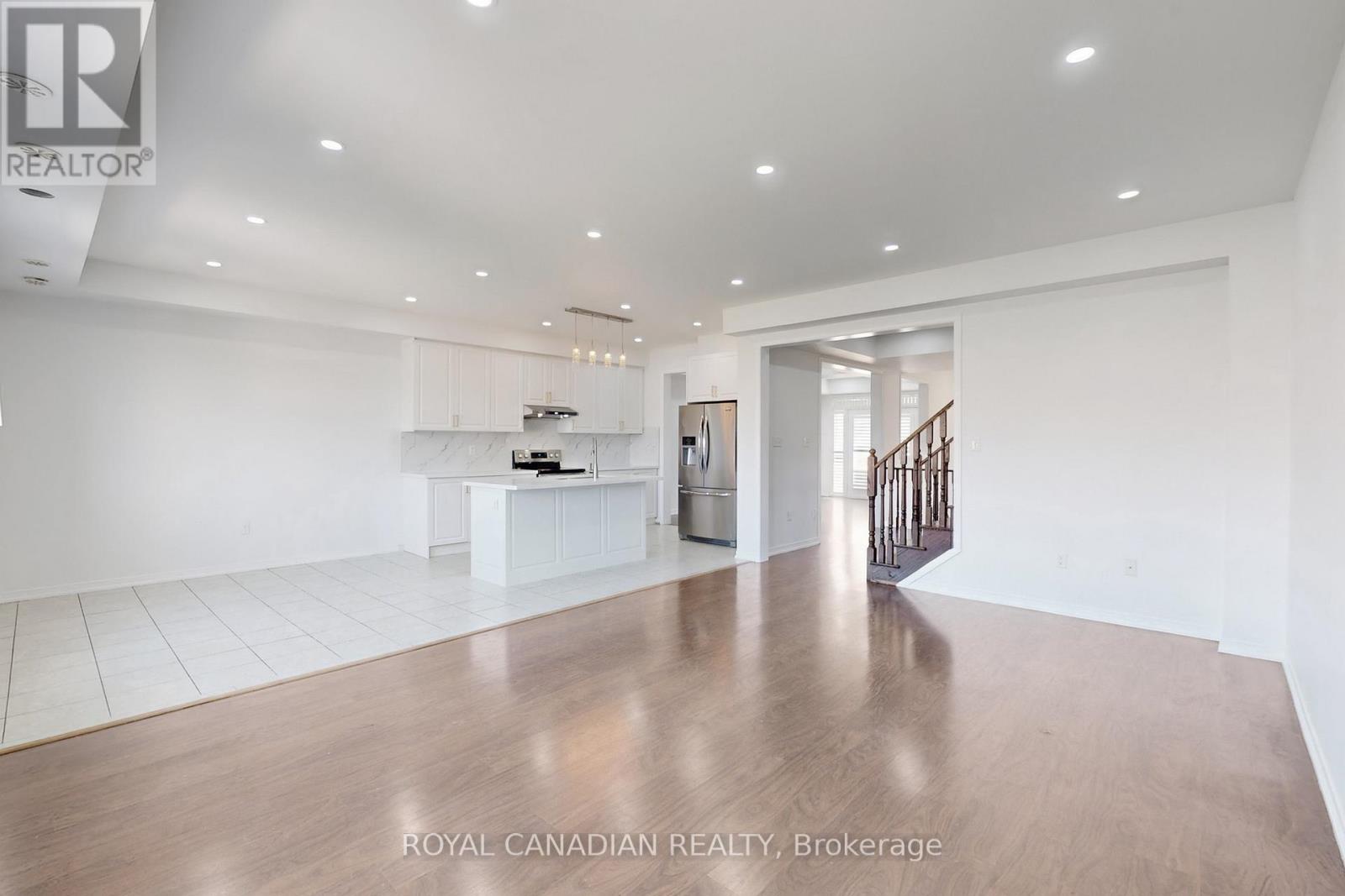 54 Chesterwood Crescent, Brampton, Ontario  L6Y 0Z4 - Photo 7 - W12673542