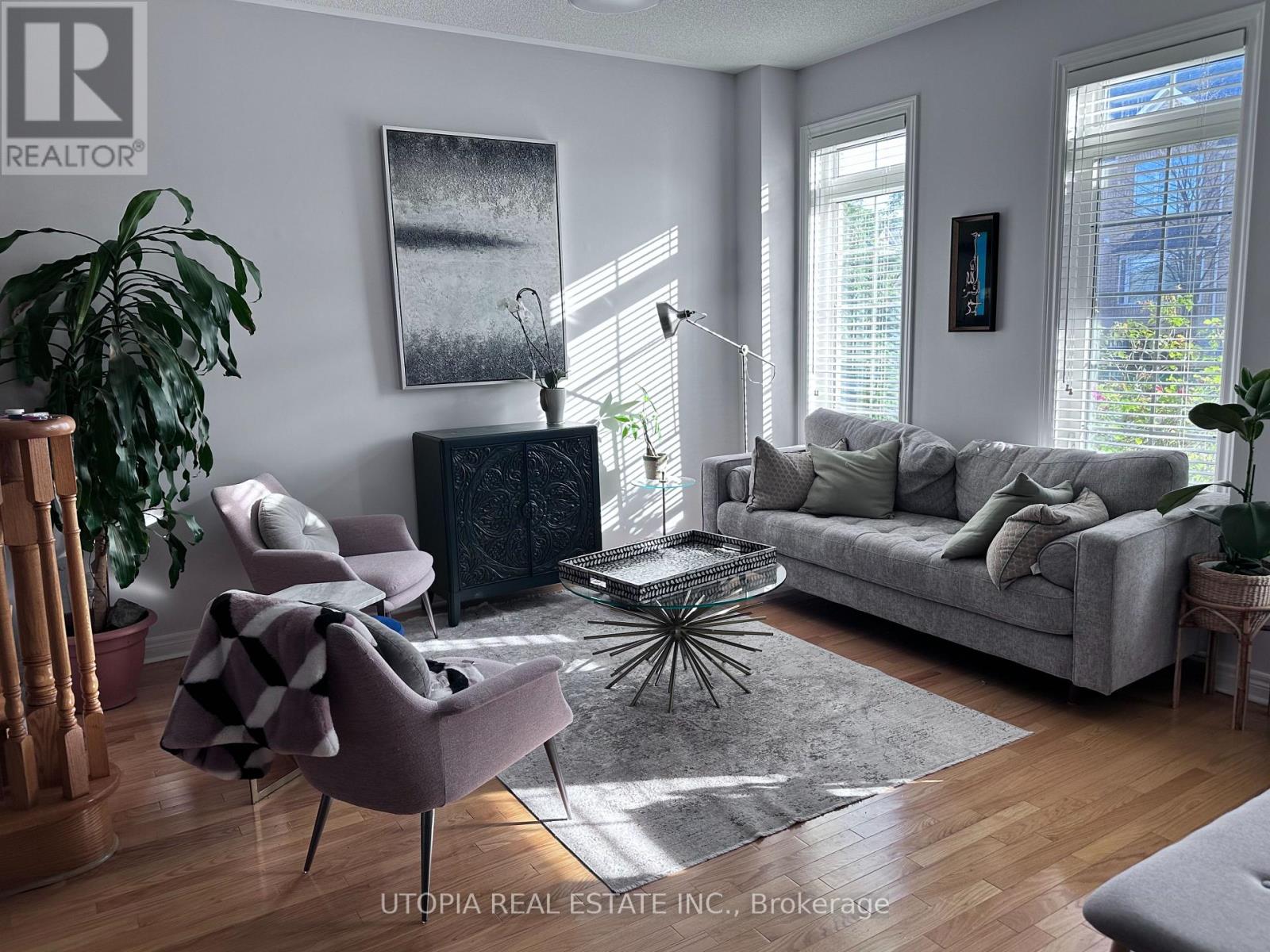 5405 Festival Drive, Mississauga, Ontario  L5M 0G7 - Photo 2 - W12673558