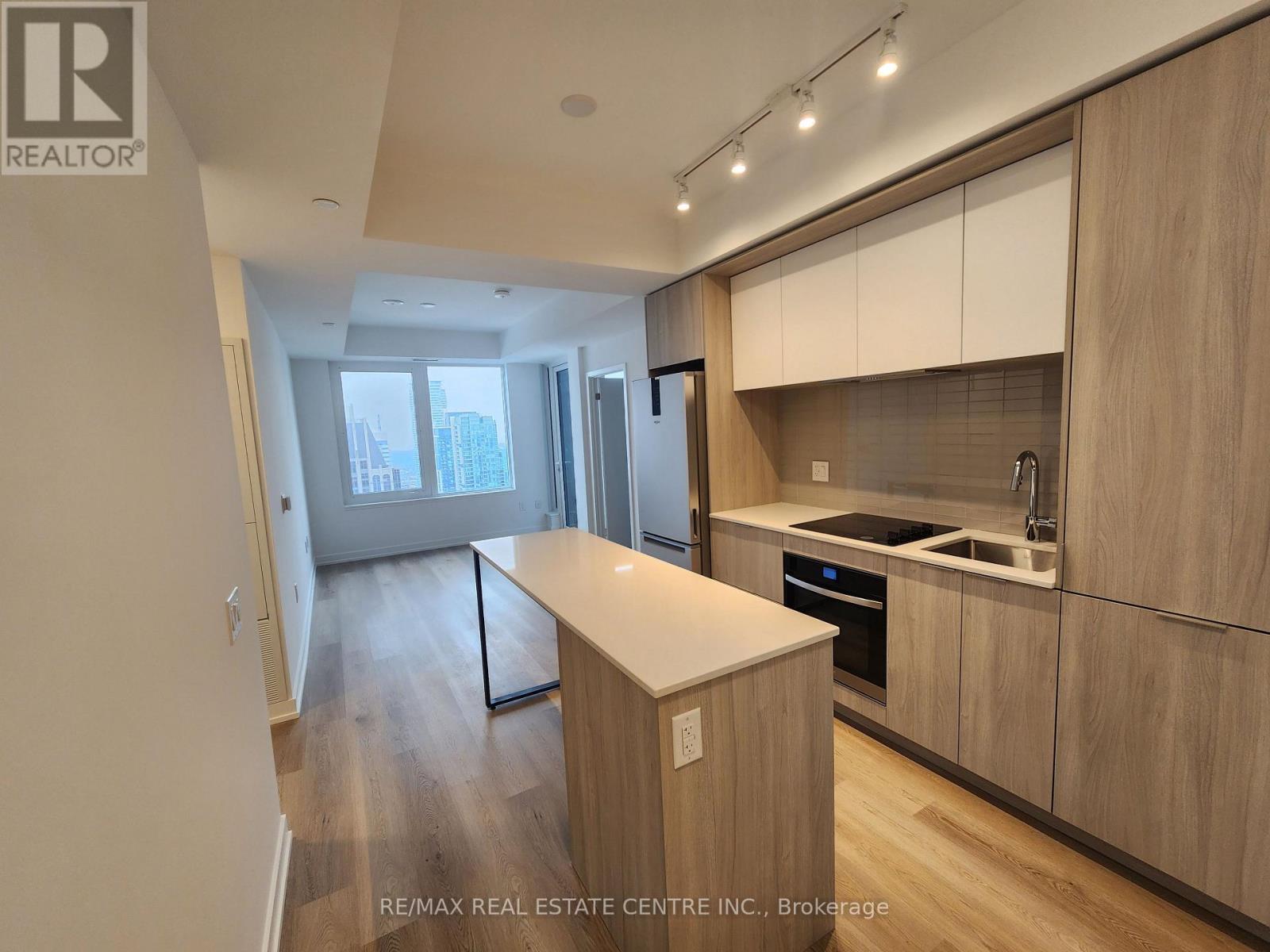 4305 - 395 Square One Drive, Mississauga, Ontario  L5B 0P6 - Photo 14 - W12673582