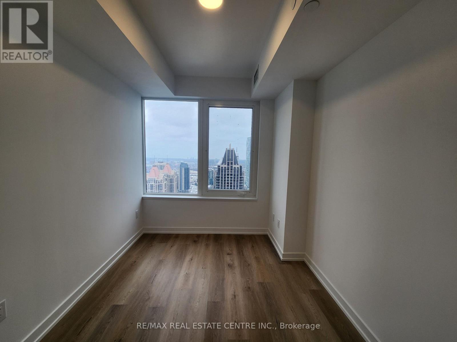 4305 - 395 Square One Drive, Mississauga, Ontario  L5B 0P6 - Photo 20 - W12673582