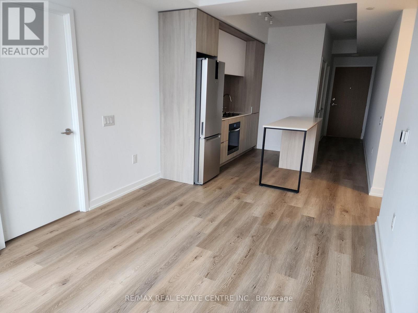 4305 - 395 Square One Drive, Mississauga, Ontario  L5B 0P6 - Photo 5 - W12673582