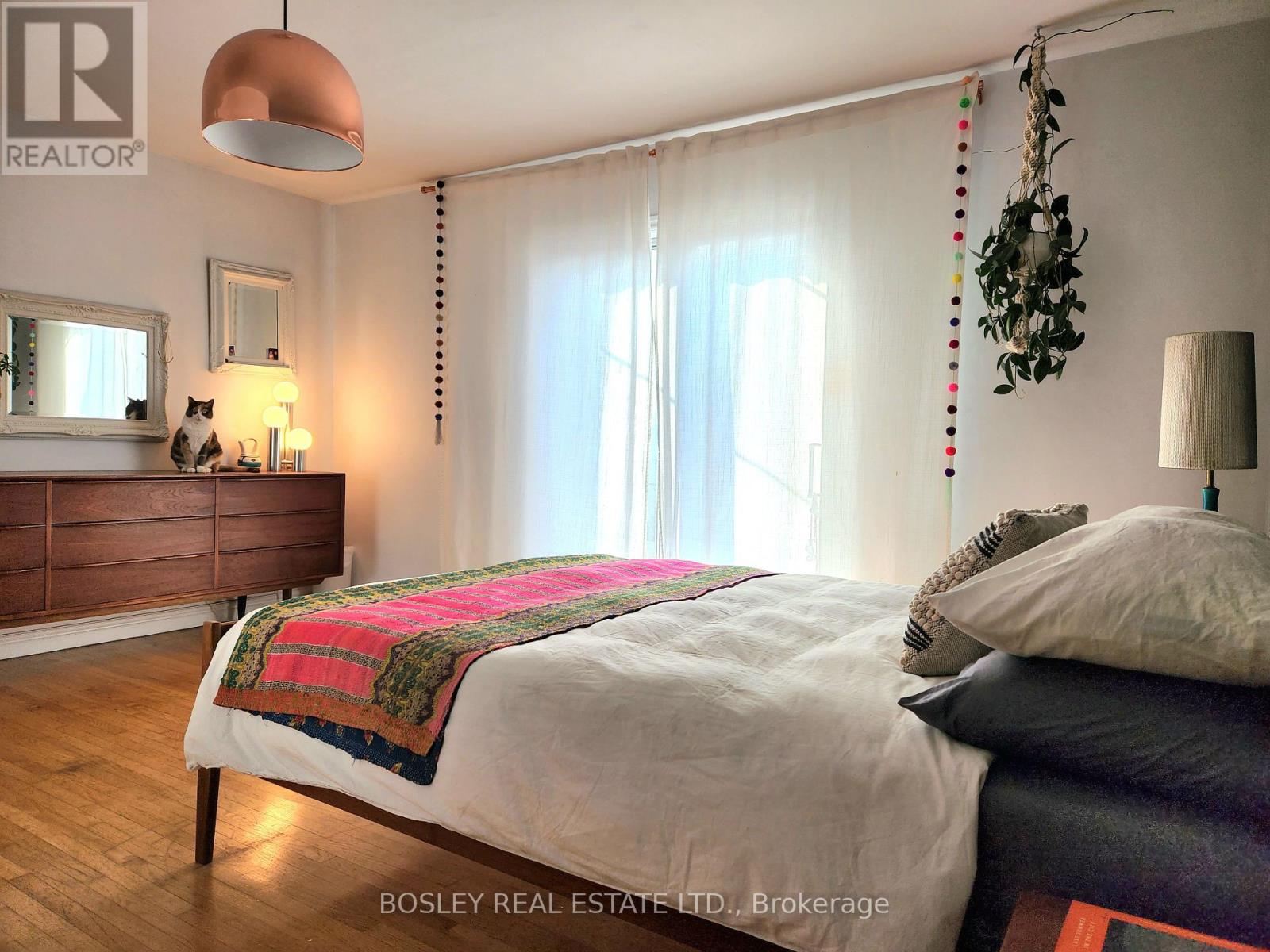 119 Hallam Street, Toronto, Ontario  M6H 1W9 - Photo 9 - W12673602