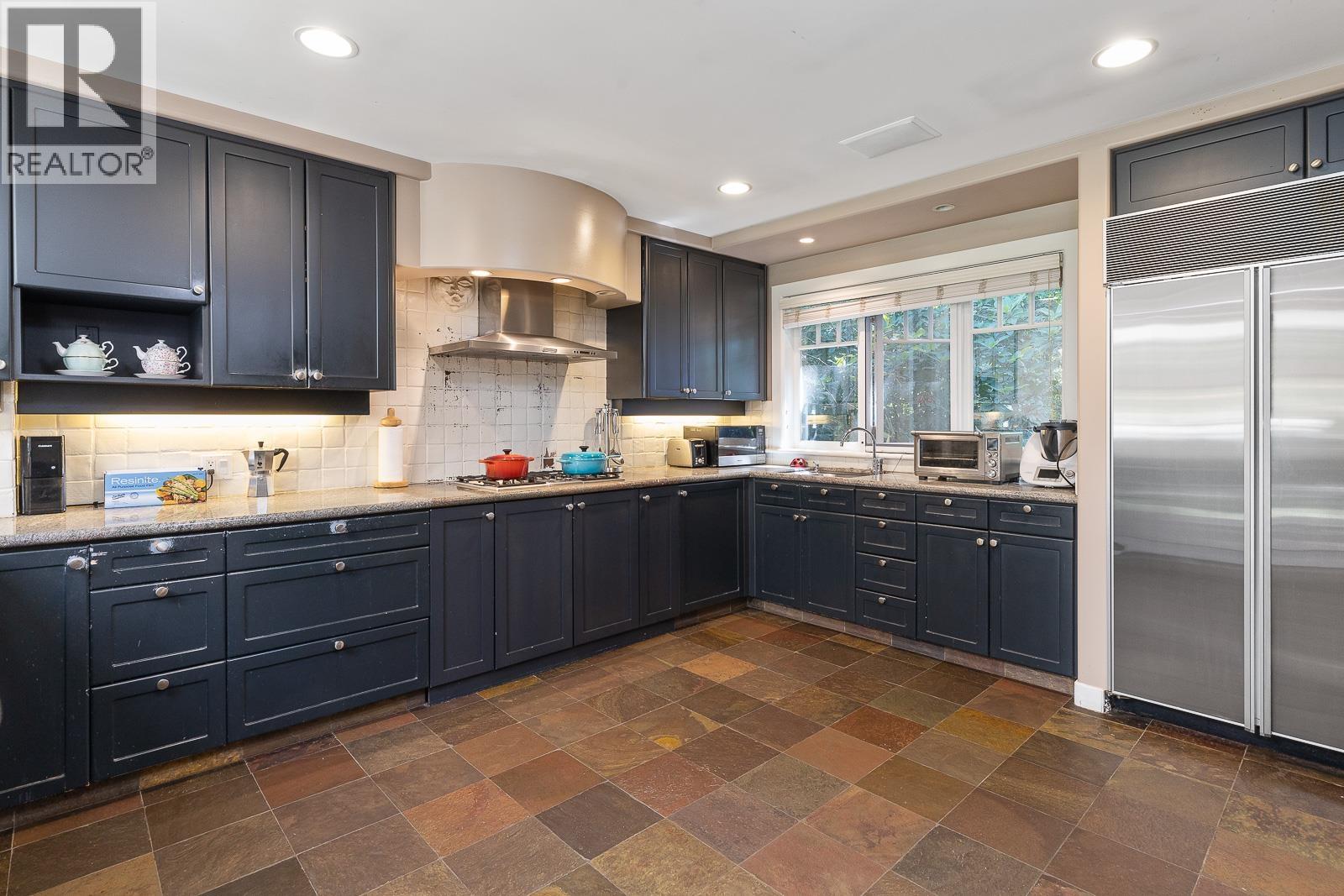 1649 W 29th Avenue, Vancouver, British Columbia  V6J 2Z3 - Photo 12 - R3077094