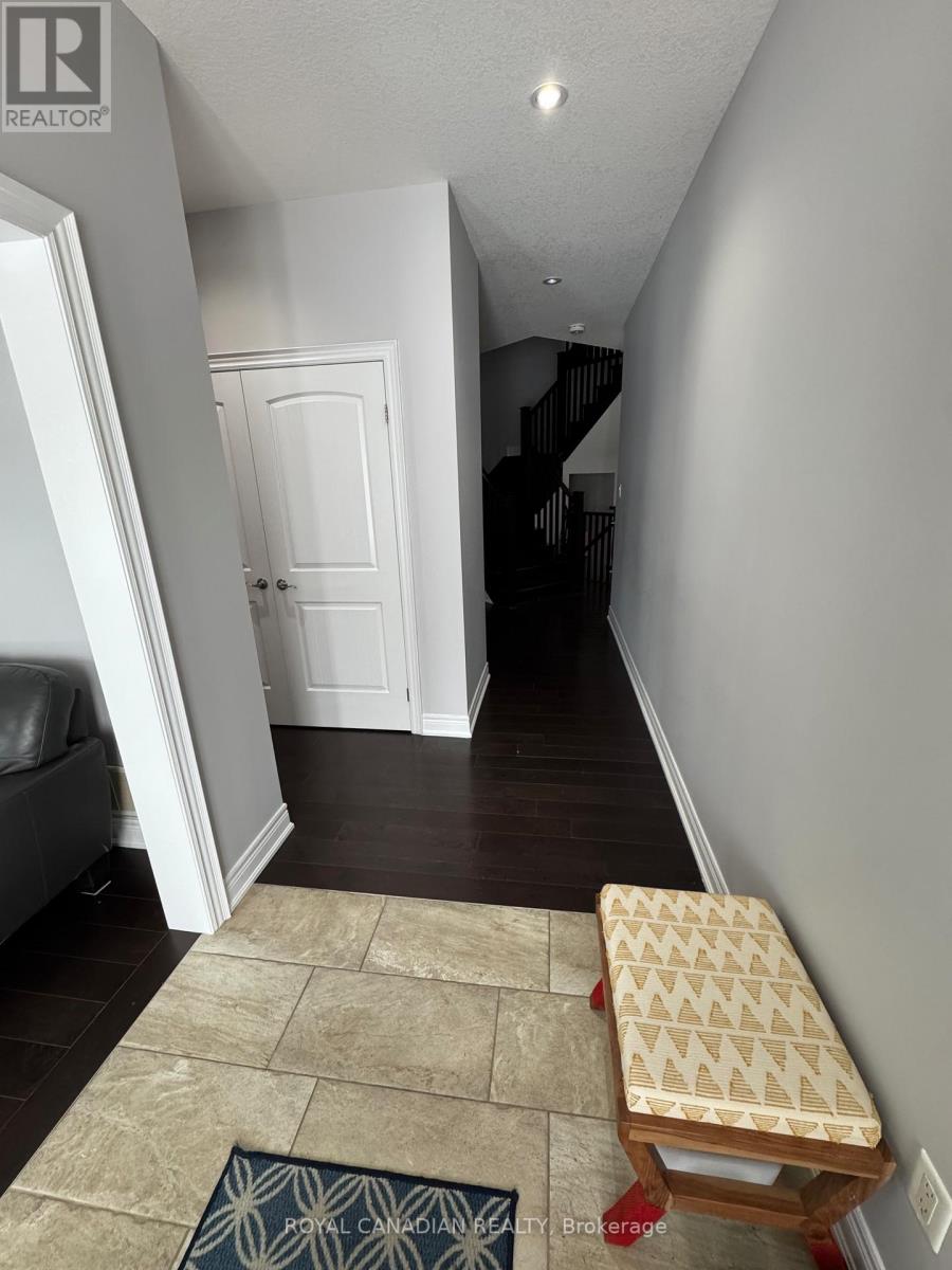 224 Moorland Crescent, Hamilton, Ontario  L9K 1S6 - Photo 5 - X12673564