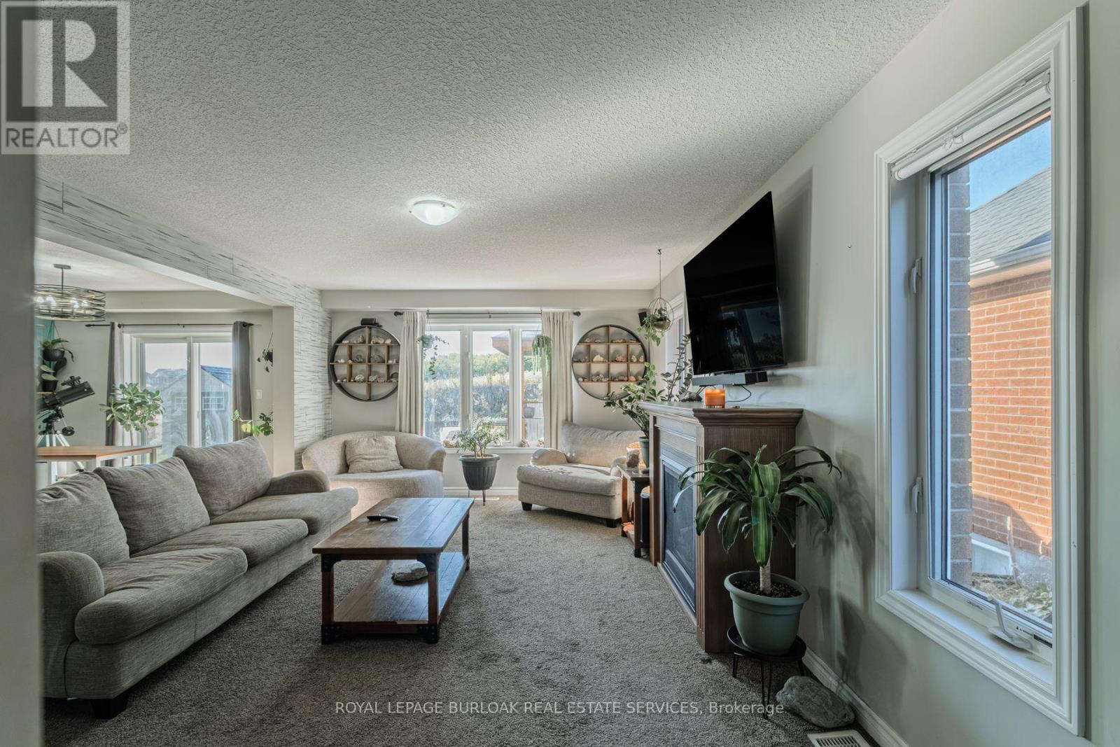 1384 Caen Avenue, Woodstock, Ontario  N4T 0J3 - Photo 5 - X12673622