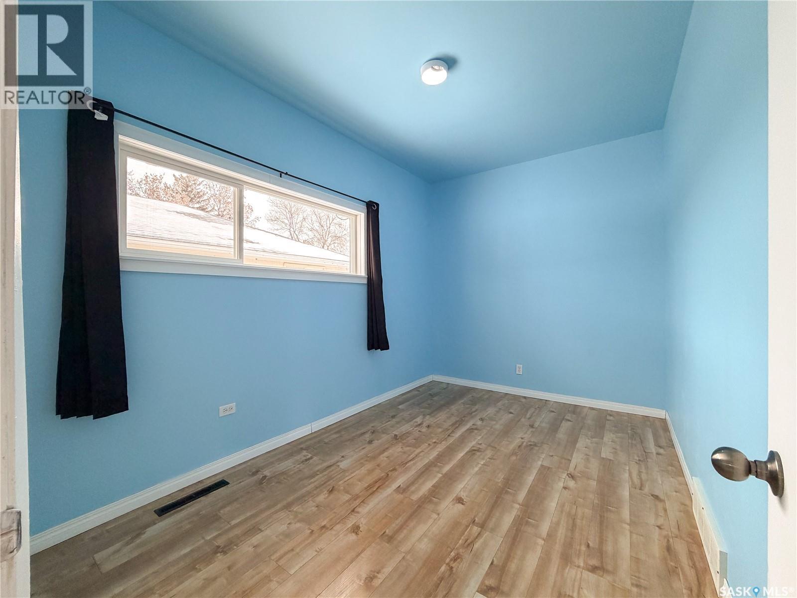 215 Brownlee Street, Herbert, Saskatchewan  S0H 2A0 - Photo 10 - SK026303