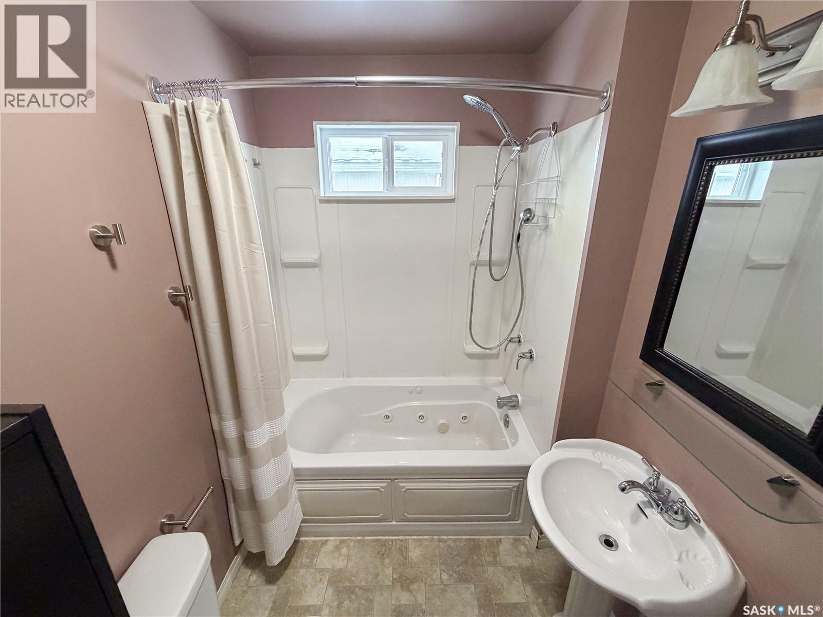 215 Brownlee Street, Herbert, Saskatchewan  S0H 2A0 - Photo 18 - SK026303