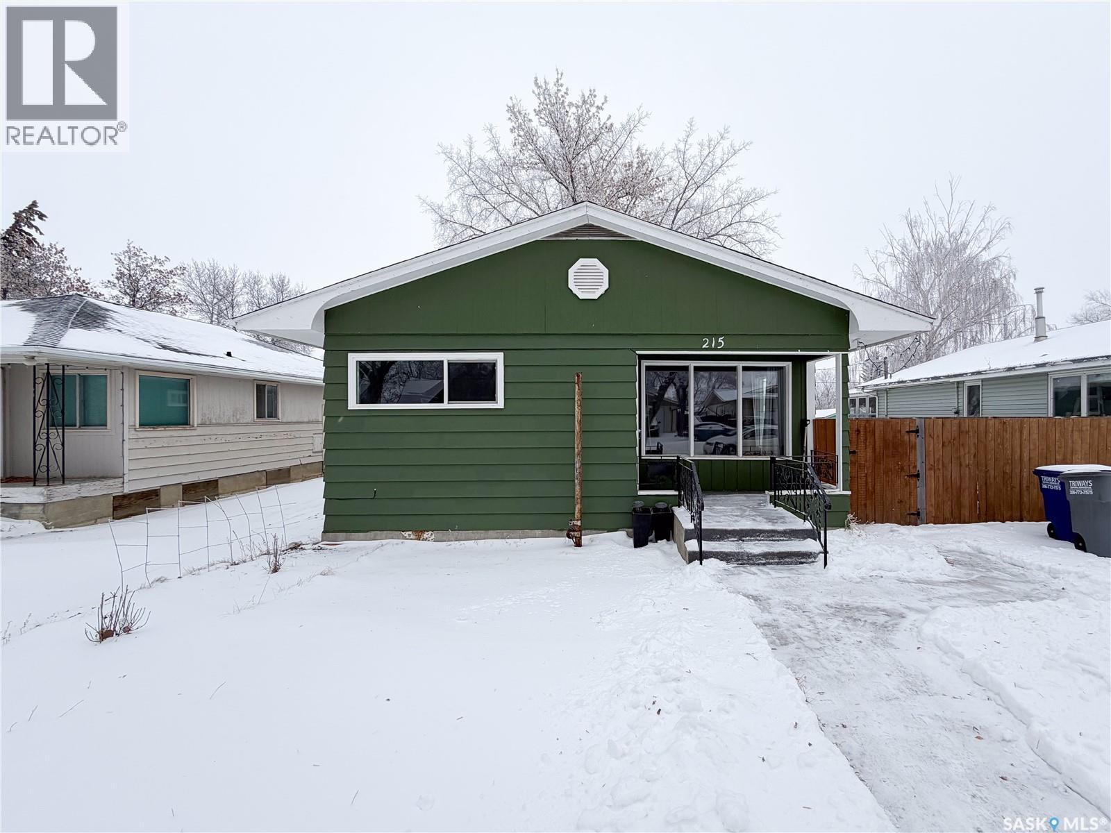 215 Brownlee Street, Herbert, Saskatchewan  S0H 2A0 - Photo 2 - SK026303