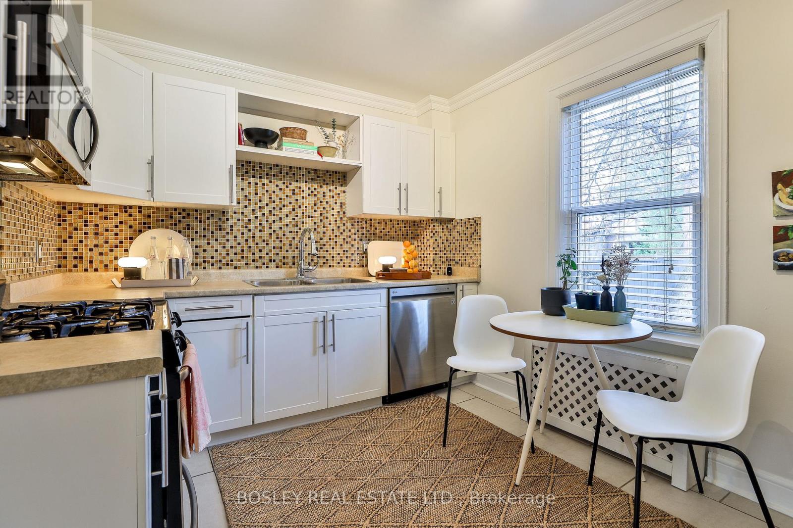 663 Vaughan Road, Toronto, Ontario  M6E 2Y4 - Photo 10 - C12664268