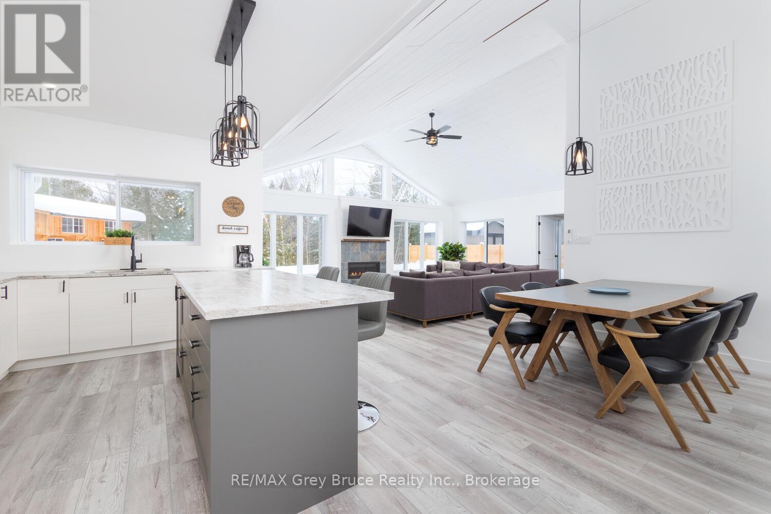 32 Southampton Parkway, South Bruce Peninsula, Ontario  N0H 2G0 - Photo 5 - X12673738