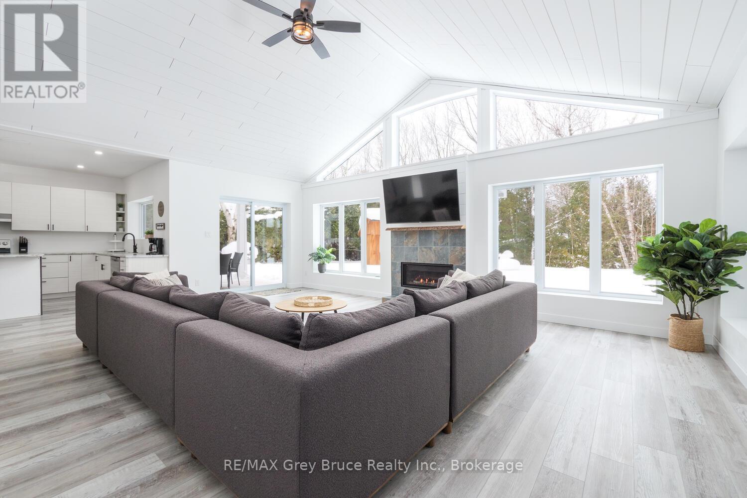 32 Southampton Parkway, South Bruce Peninsula, Ontario  N0H 2G0 - Photo 7 - X12673738