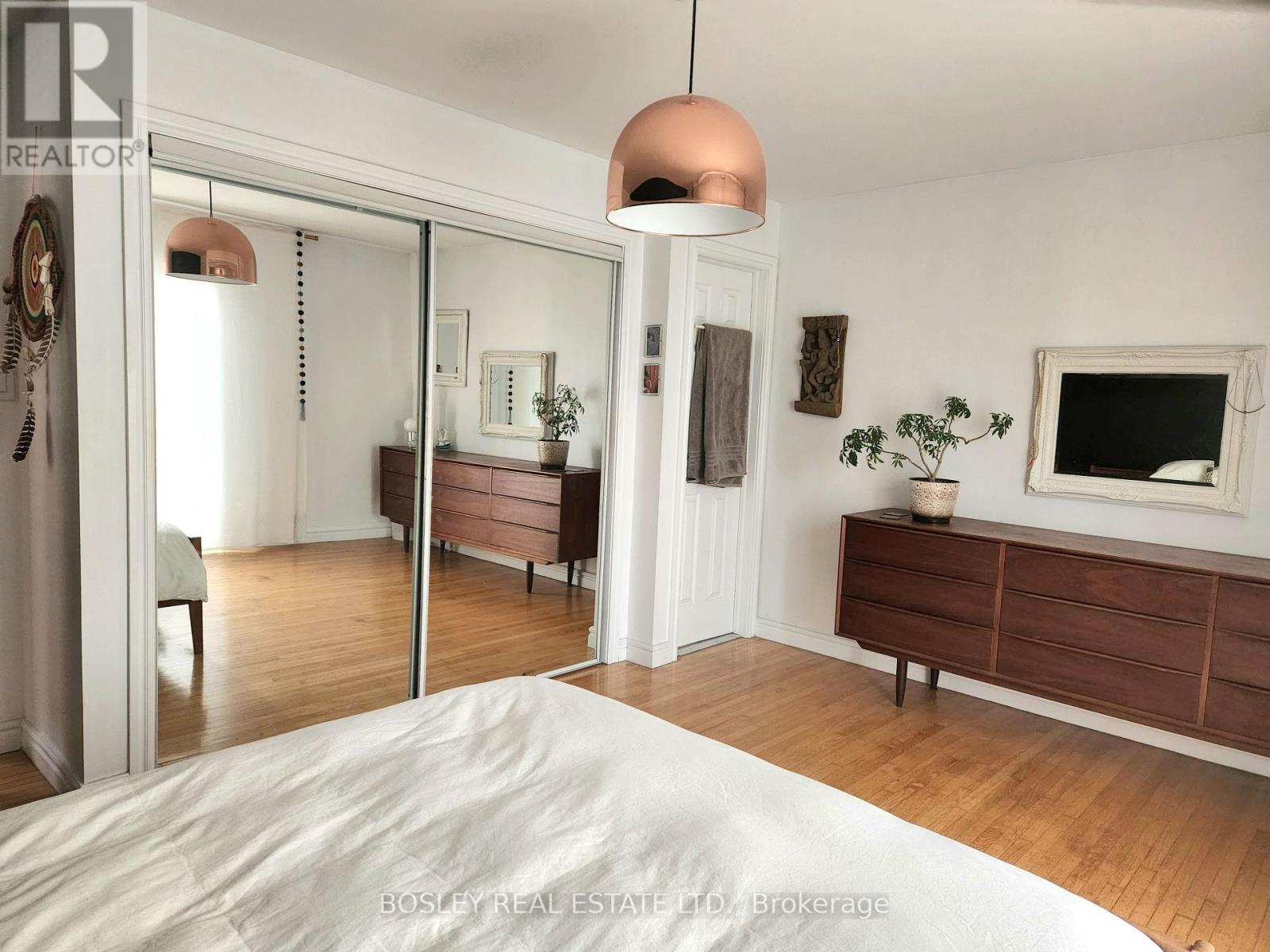 119 Hallam Street, Toronto, Ontario  M6H 1W9 - Photo 10 - W12673602