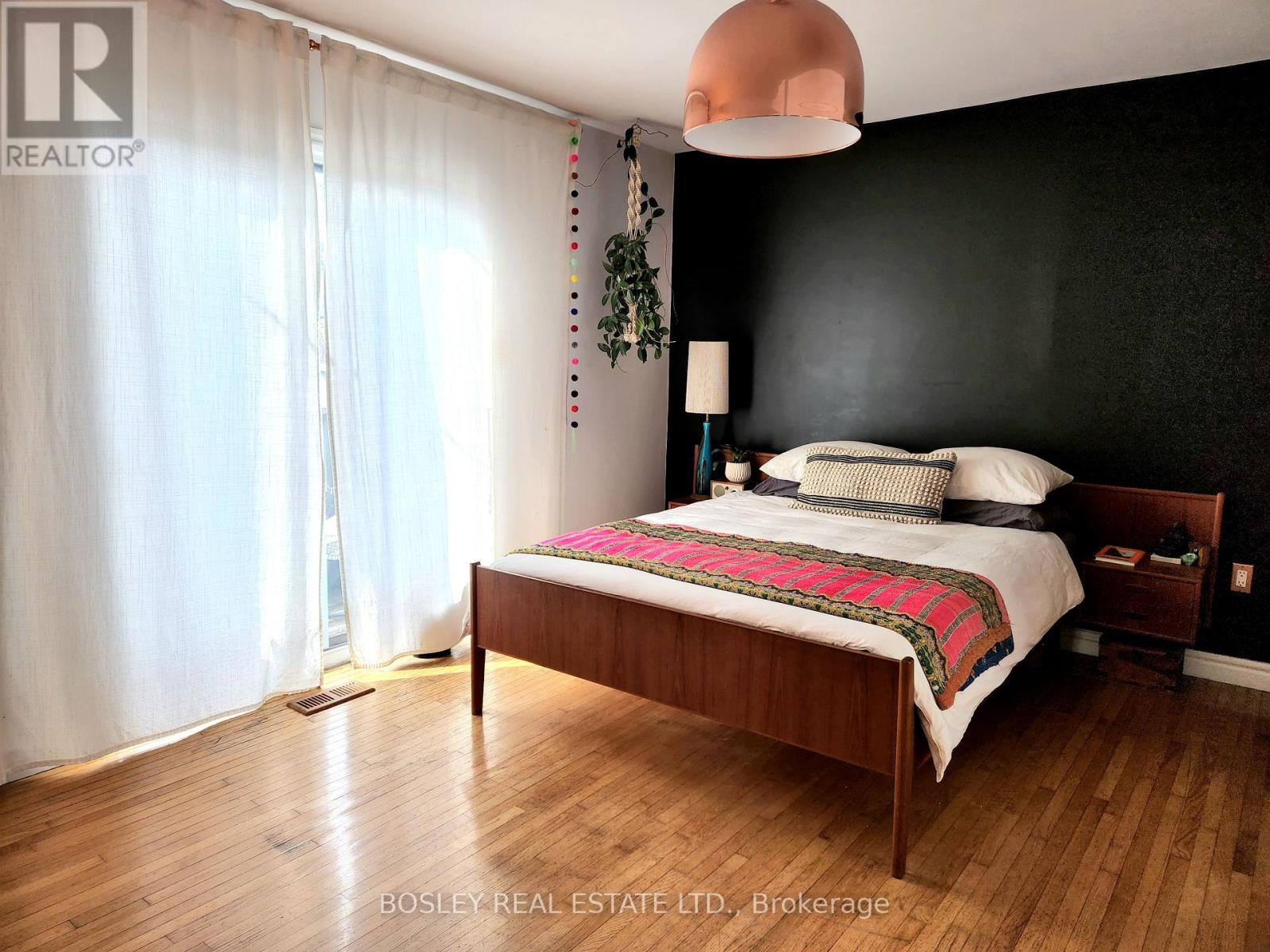 119 Hallam Street, Toronto, Ontario  M6H 1W9 - Photo 8 - W12673602