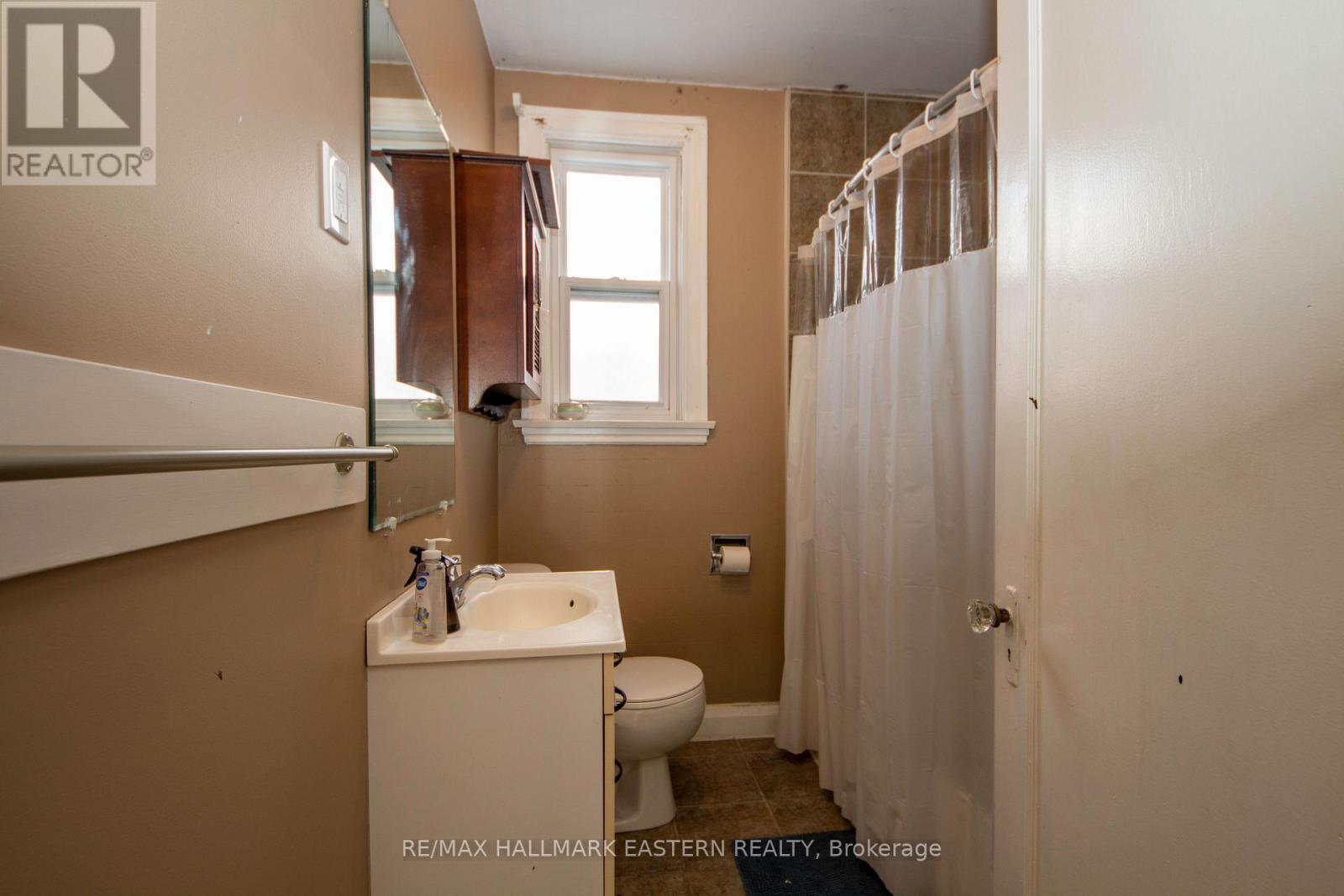 579 Mccannan Avenue, Peterborough, Ontario  K9J 4J7 - Photo 15 - X12673656