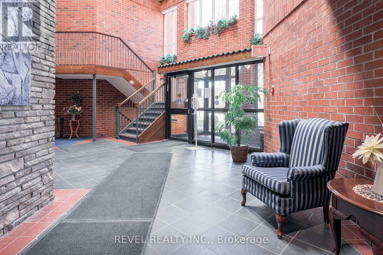 309 - 4 Heritage Way, Kawartha Lakes, Ontario  K9V 5Z2 - Photo 4 - X12673792