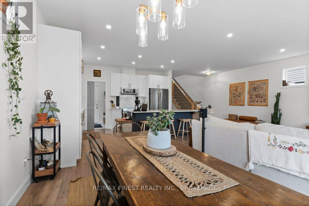 313 Pratt Drive, Loyalist, Ontario  K7N 0E8 - Photo 11 - X12673858