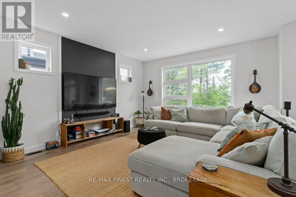 313 Pratt Drive, Loyalist, Ontario  K7N 0E8 - Photo 12 - X12673858