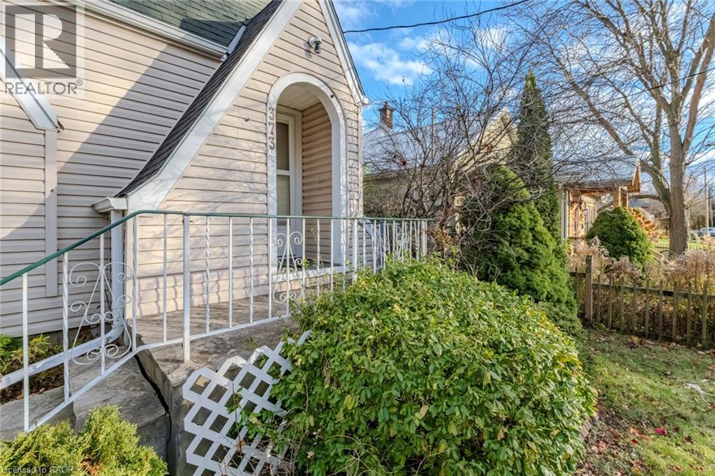 373 College Avenue, Simcoe, Ontario  N3Y 4G8 - Photo 3 - 40787807