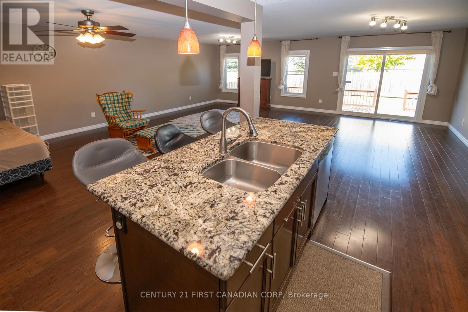 3399 Emilycarr Lane S, London South, Ontario  N6L 0A3 - Photo 12 - X12673704