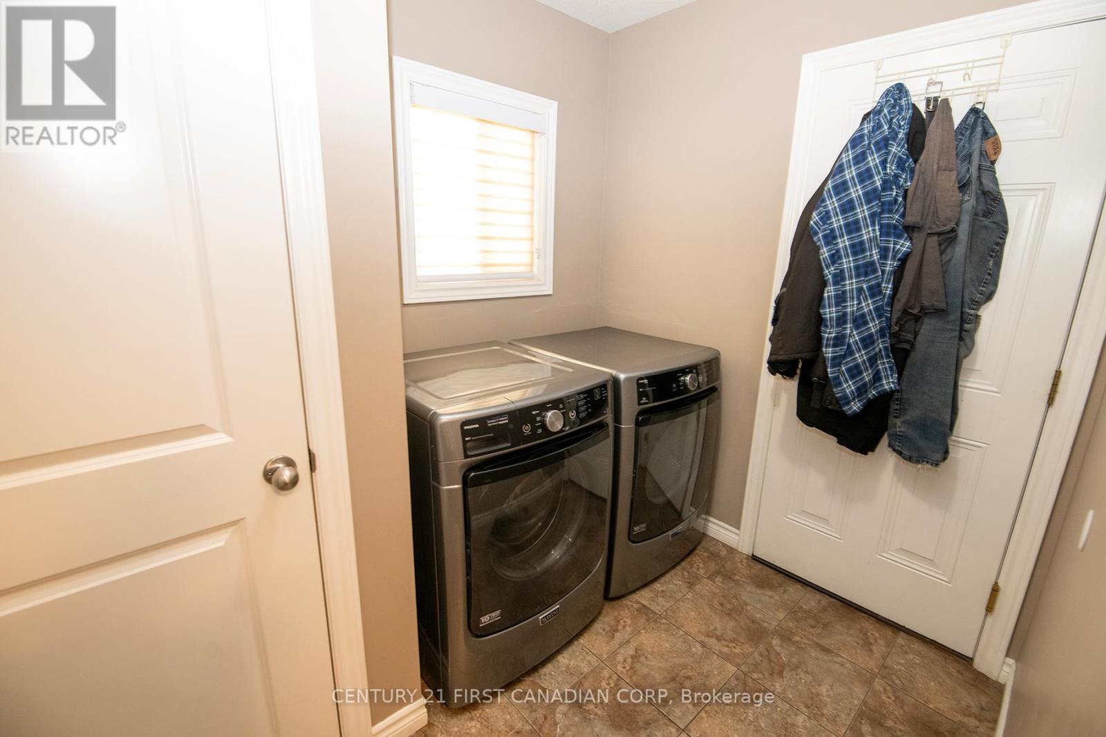 3399 Emilycarr Lane S, London South, Ontario  N6L 0A3 - Photo 18 - X12673704