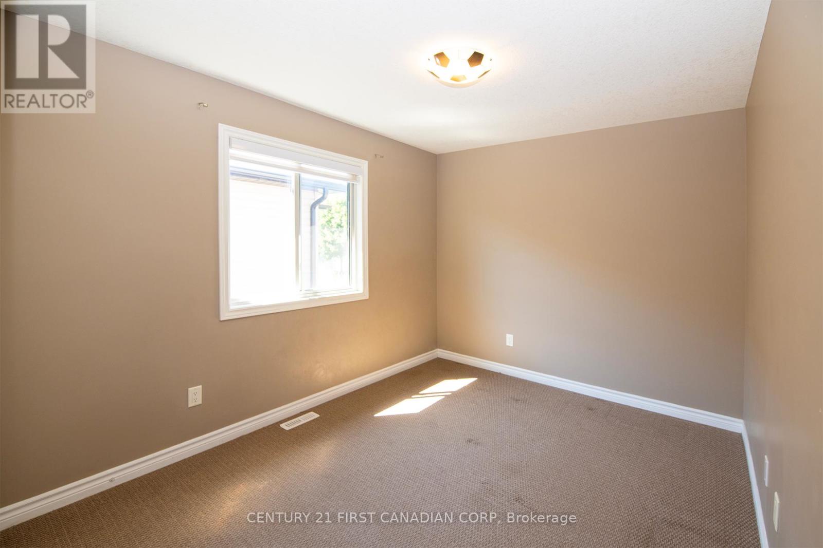 3399 Emilycarr Lane S, London South, Ontario  N6L 0A3 - Photo 37 - X12673704