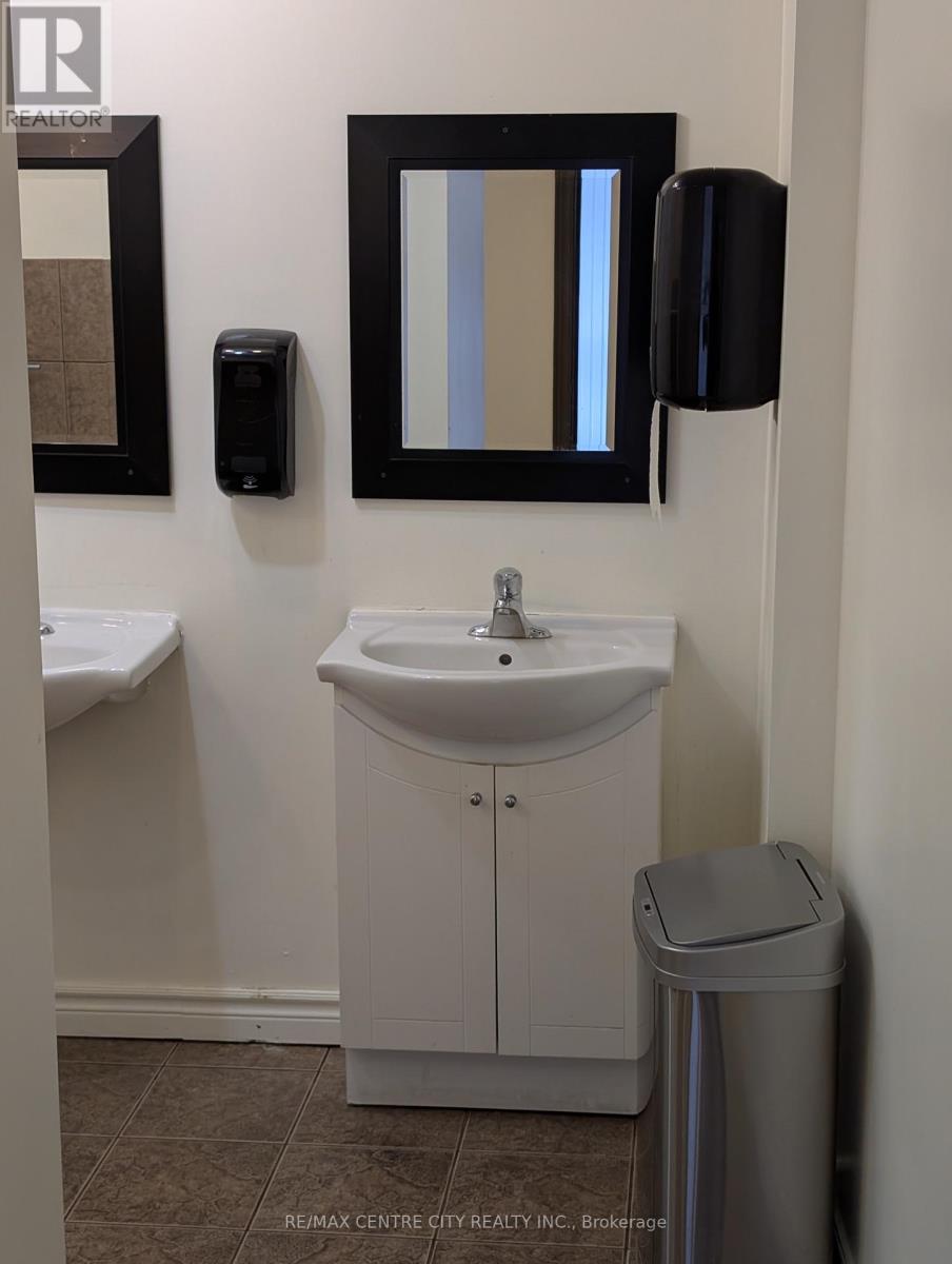 2300 Wharncliffe Road S, London South, Ontario  N6P 1L1 - Photo 21 - X12673814