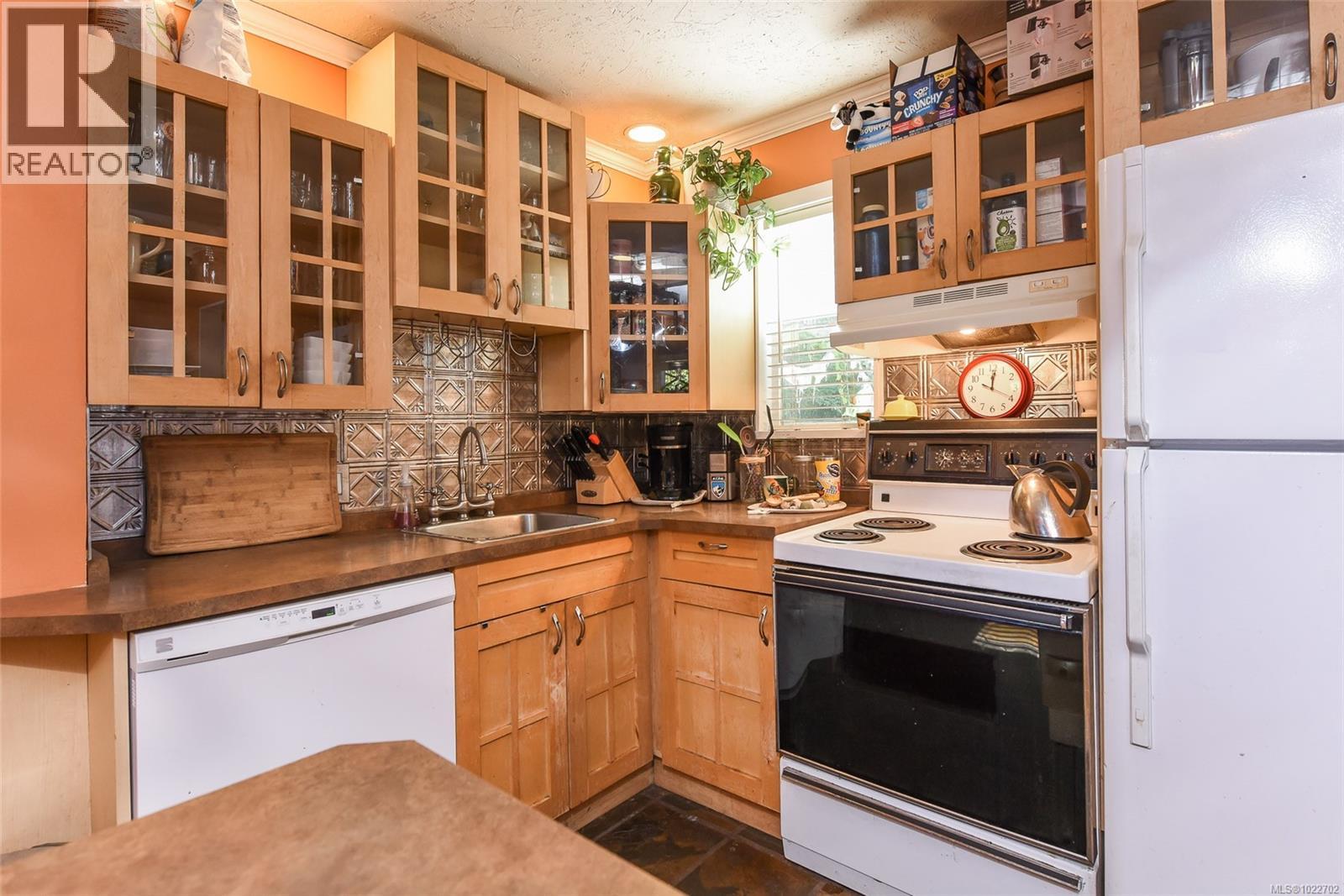 2767 Ulverston Ave, Cumberland, British Columbia  V0R 1S0 - Photo 12 - 1022702