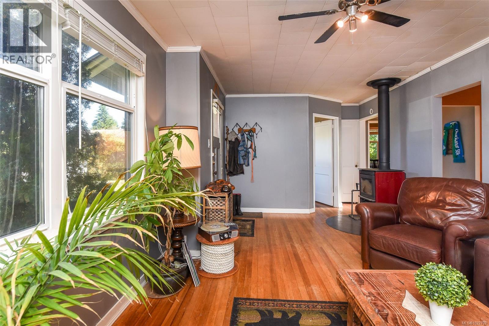 2767 Ulverston Ave, Cumberland, British Columbia  V0R 1S0 - Photo 3 - 1022702