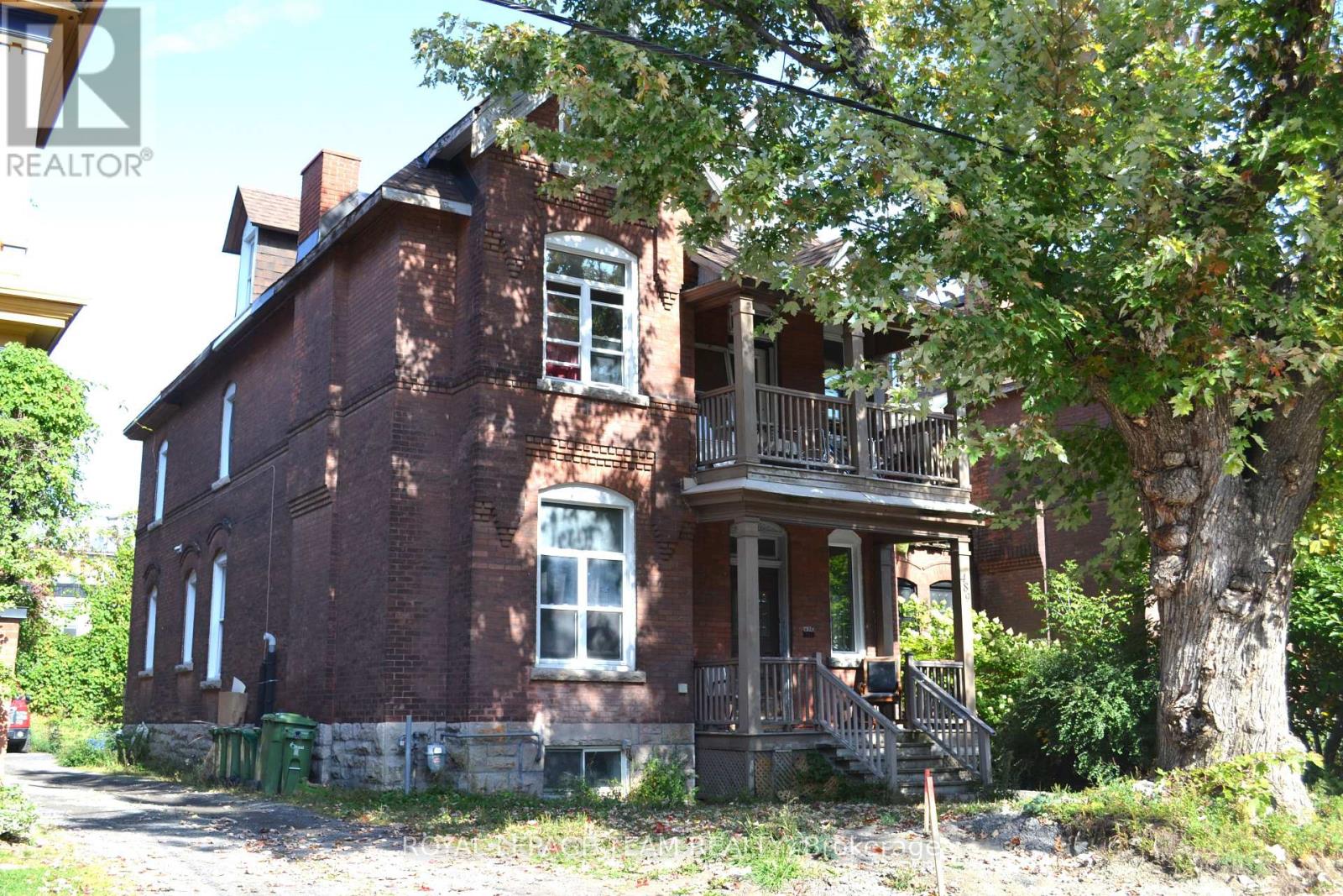 489 MACLAREN STREET, Ottawa, Ontario