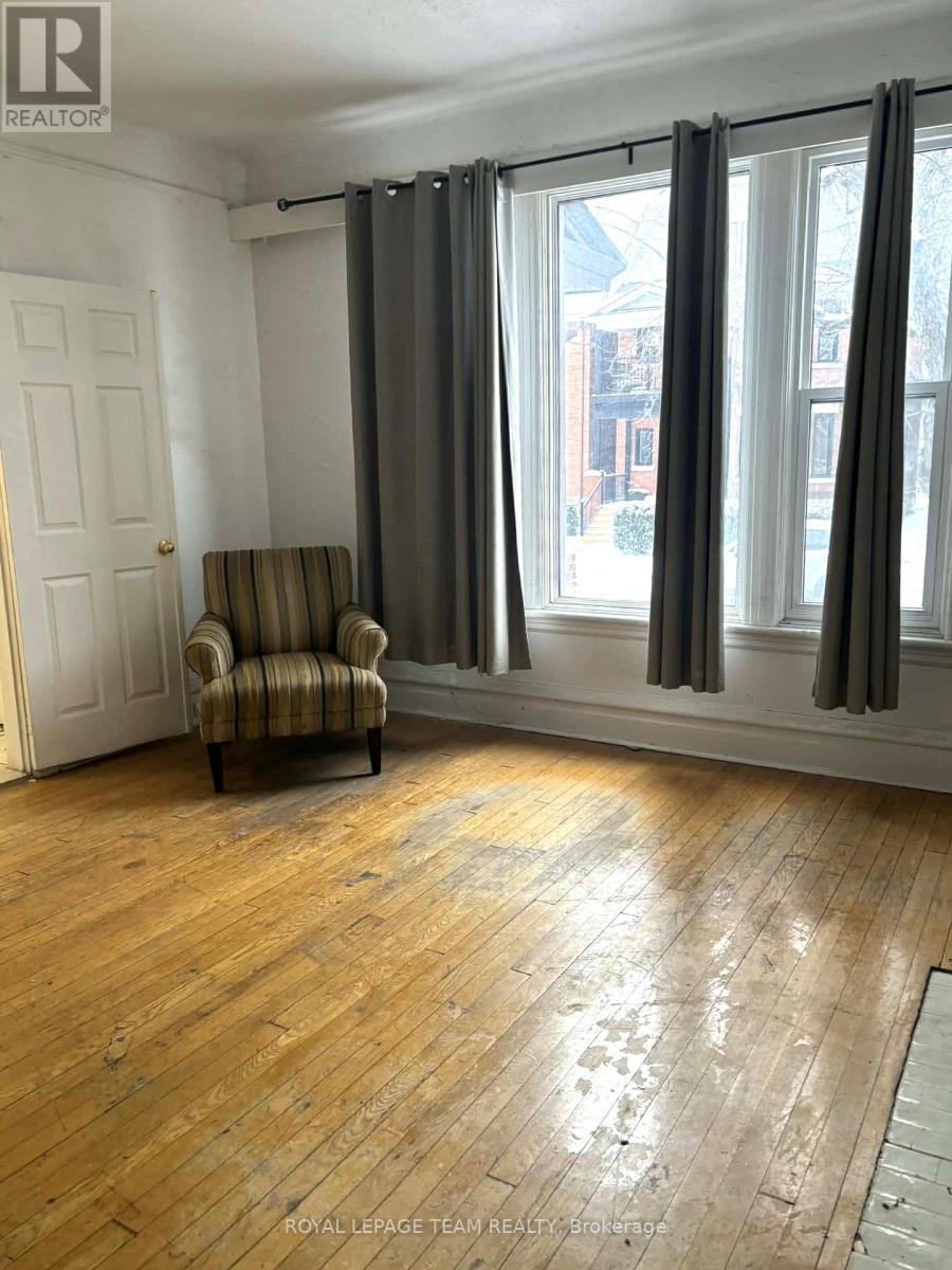 169 Holmwood Avenue, Ottawa, Ontario  K1S 2P3 - Photo 4 - X12673830