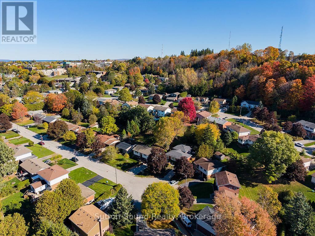 305 8th Avenue E, Owen Sound, Ontario  N4K 3A3 - Photo 3 - X12673808