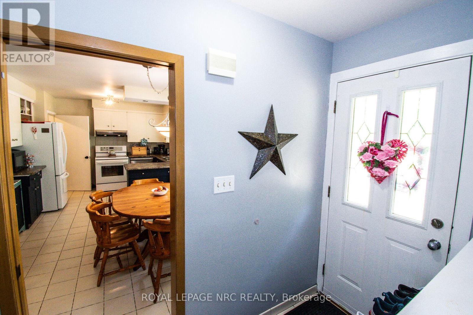 73 Lockview Crescent, St. Catharines, Ontario  L2M 2T6 - Photo 4 - X12673696