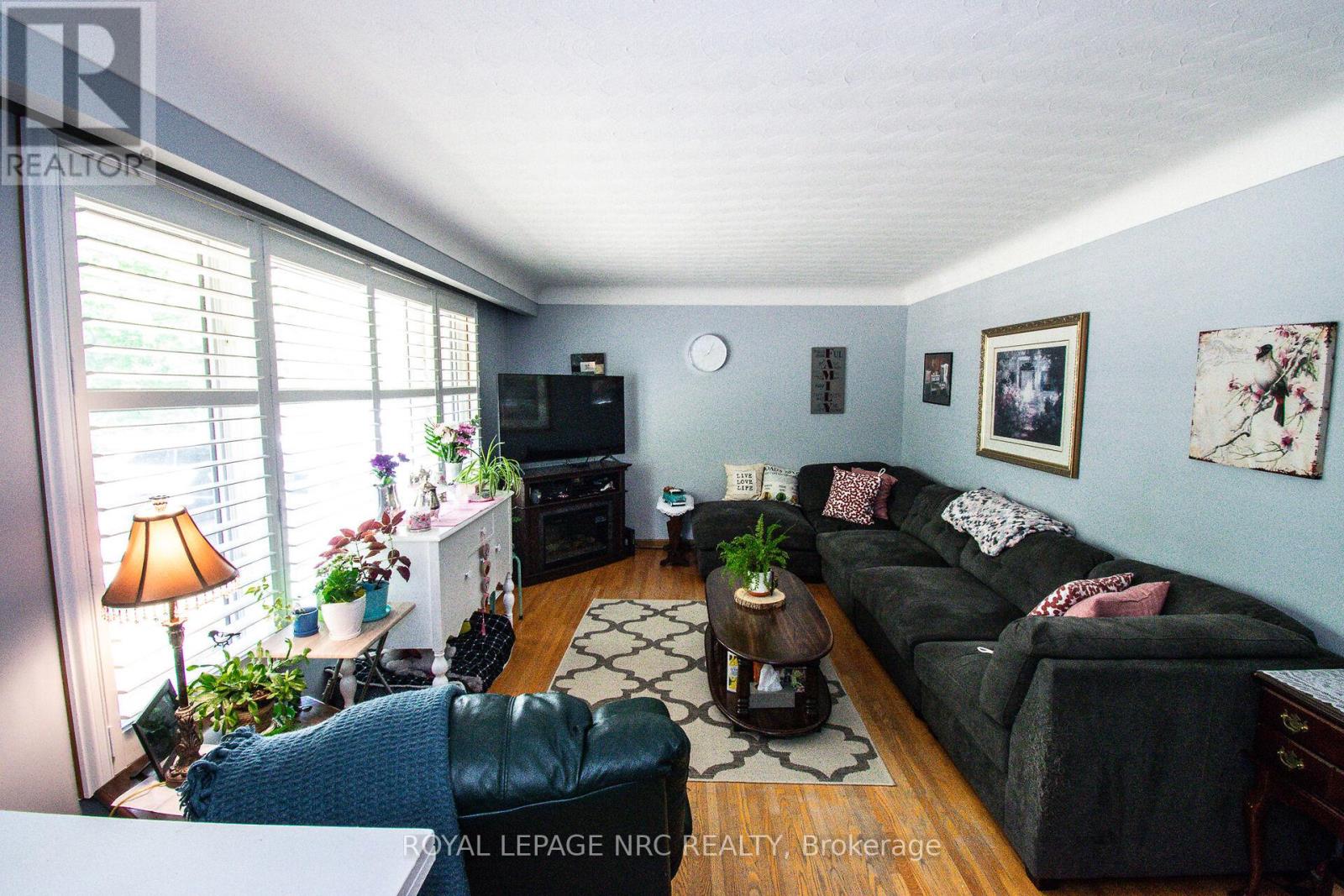 73 Lockview Crescent, St. Catharines, Ontario  L2M 2T6 - Photo 5 - X12673696