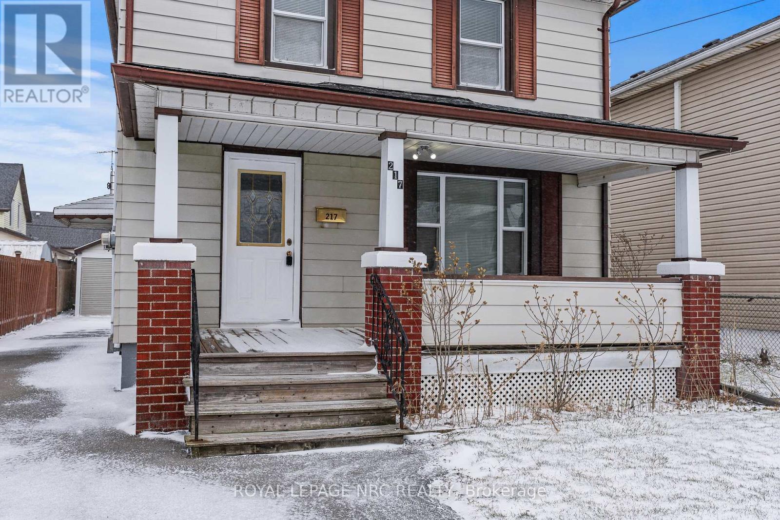 217 Mitchell Street, Port Colborne, Ontario  L3K 1Y4 - Photo 4 - X12673806