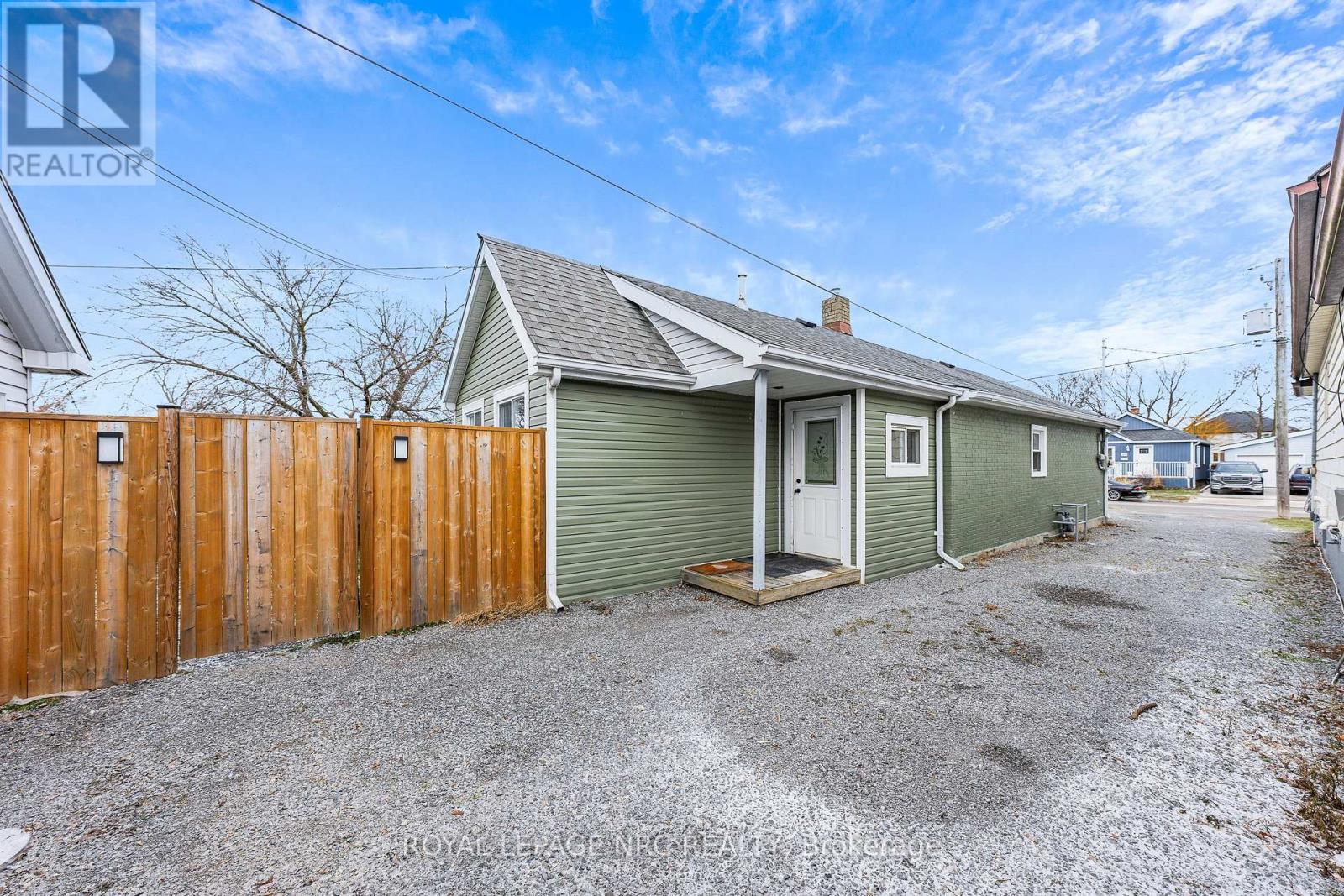 64 Churchill Street, St. Catharines, Ontario  L2S 2P5 - Photo 27 - X12673834