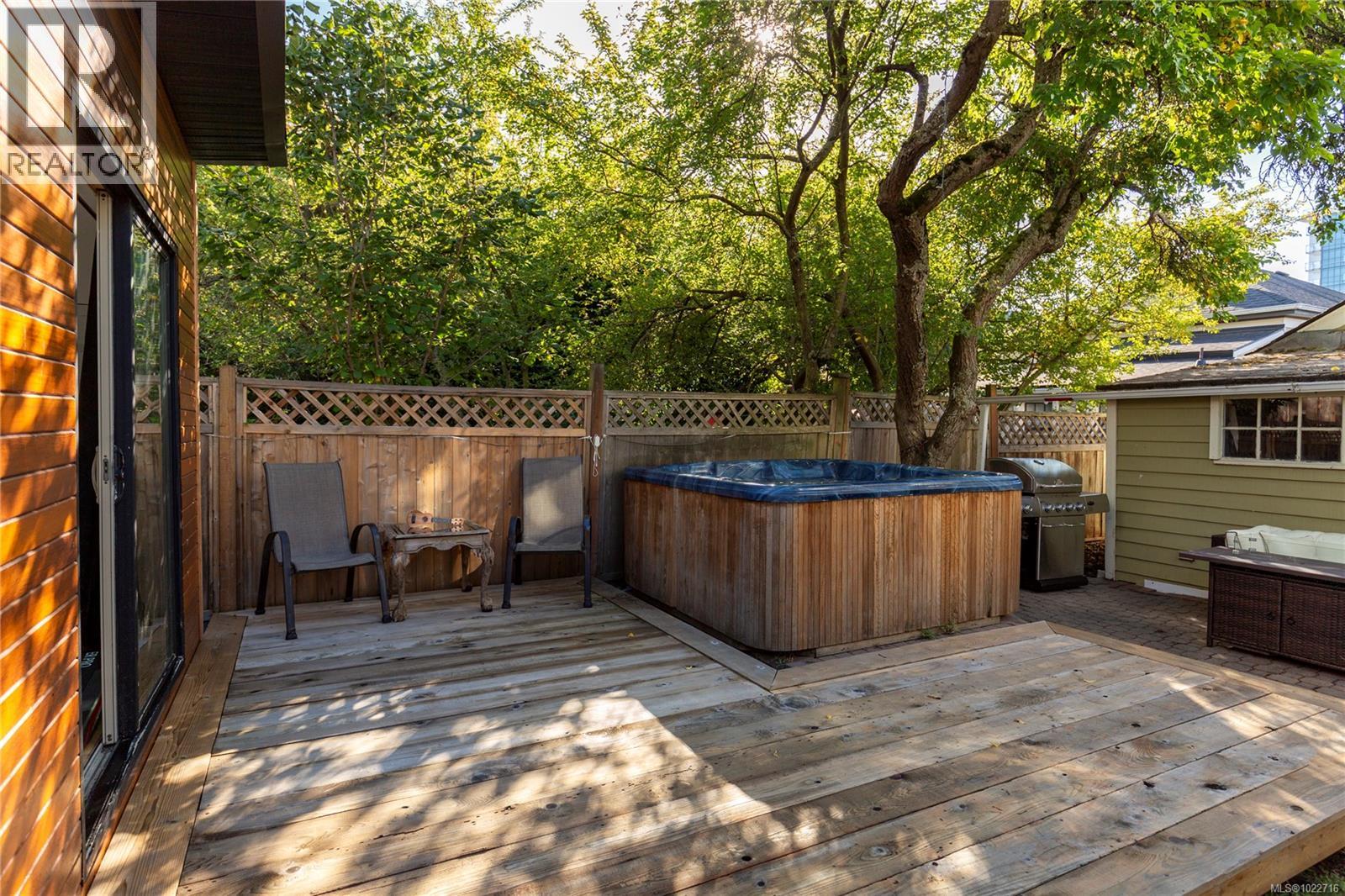 948 Mason St, Victoria, British Columbia  V8T 1A2 - Photo 12 - 1022716