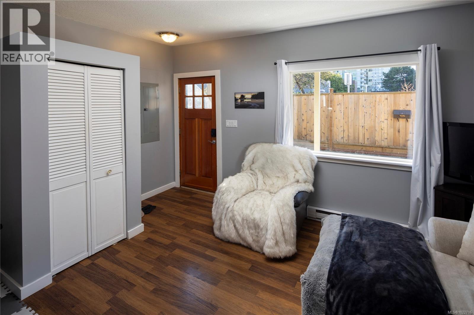 948 Mason St, Victoria, British Columbia  V8T 1A2 - Photo 8 - 1022716