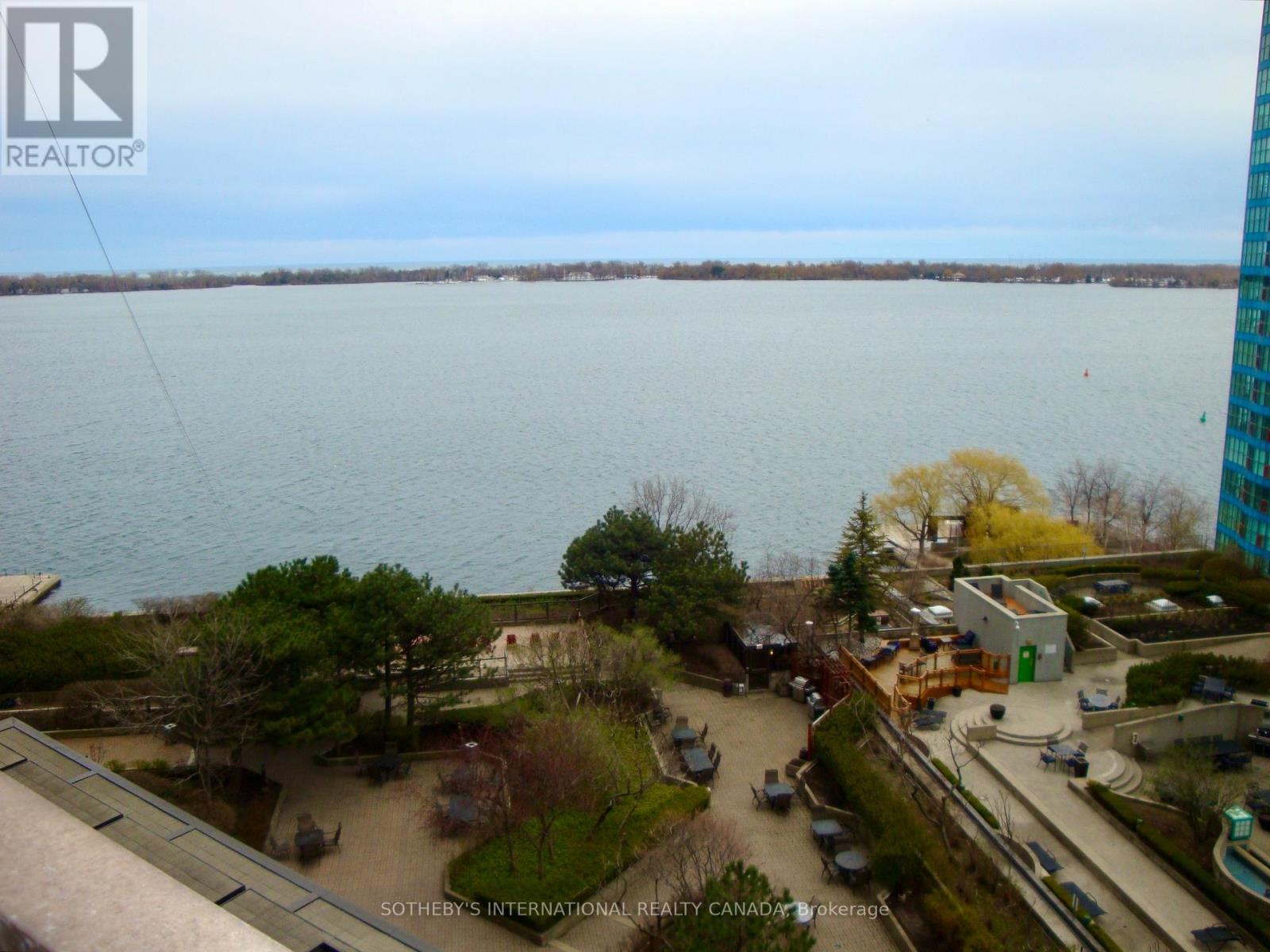 1414 - 55 Harbour Square, Toronto, Ontario  M5J 2L1 - Photo 17 - C12673654