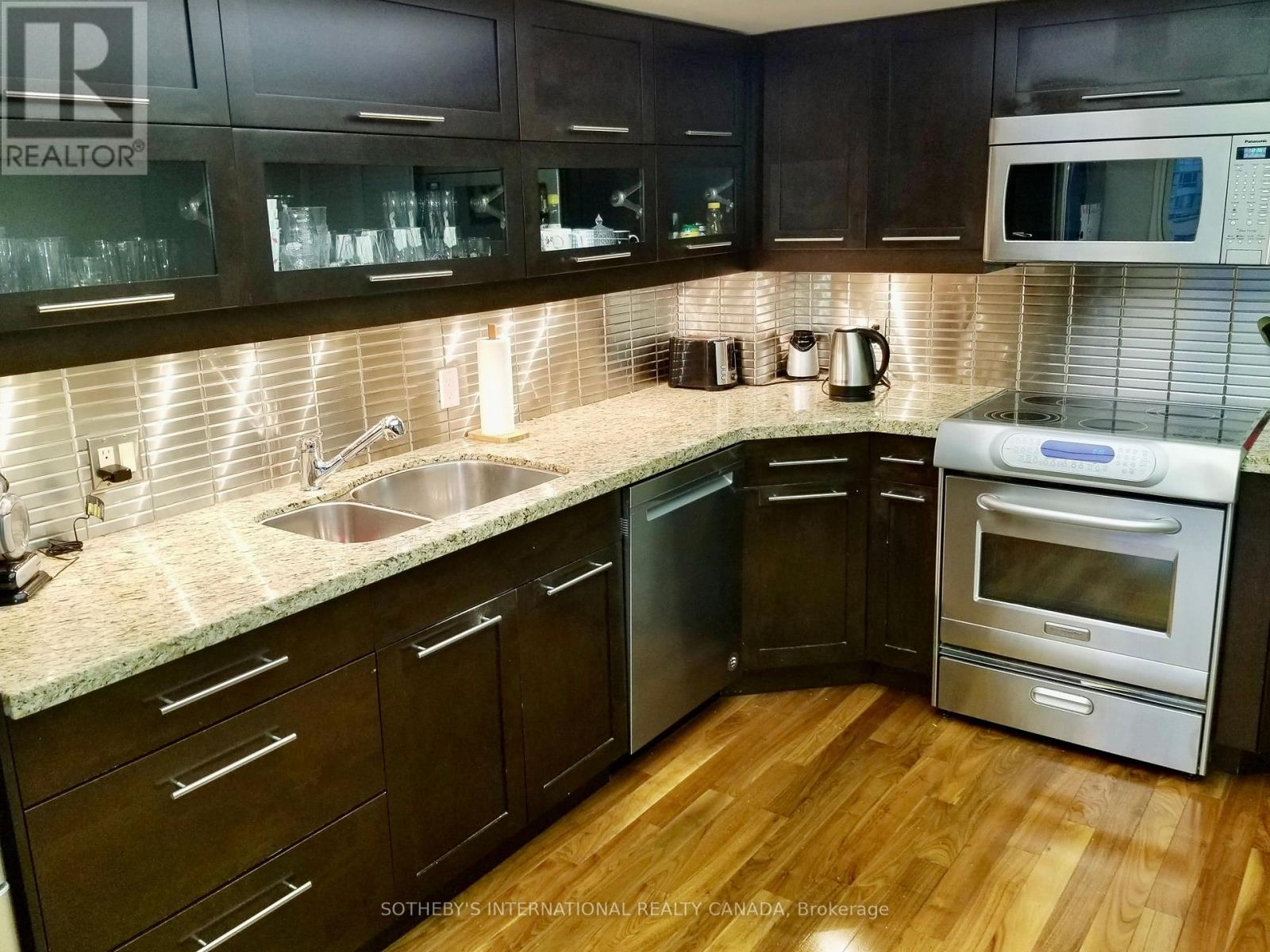 1414 - 55 Harbour Square, Toronto, Ontario  M5J 2L1 - Photo 21 - C12673654